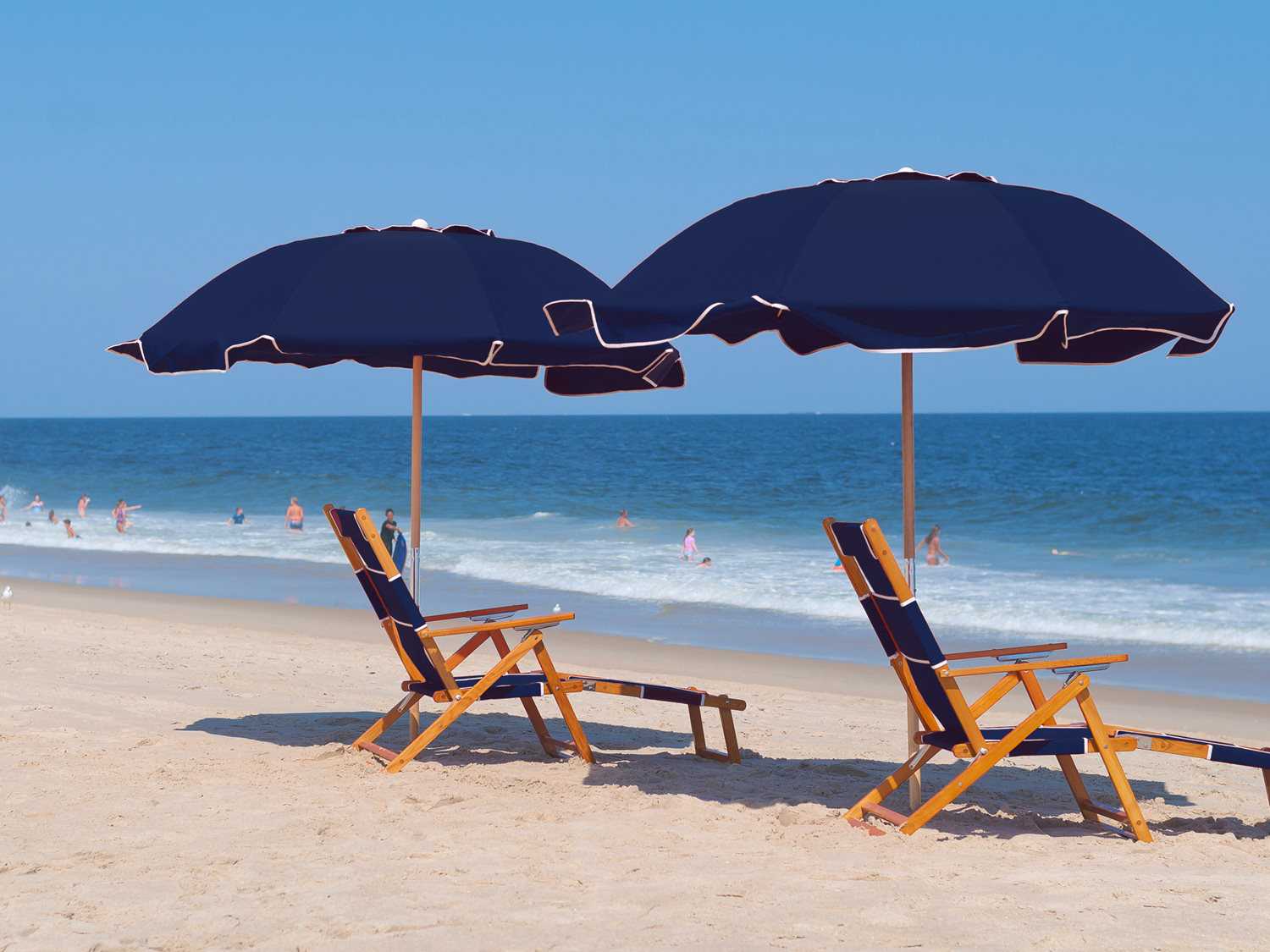 Frankford Umbrellas Oak Wood Beach Chair Lounge Set | BEACHCHAIRSET5