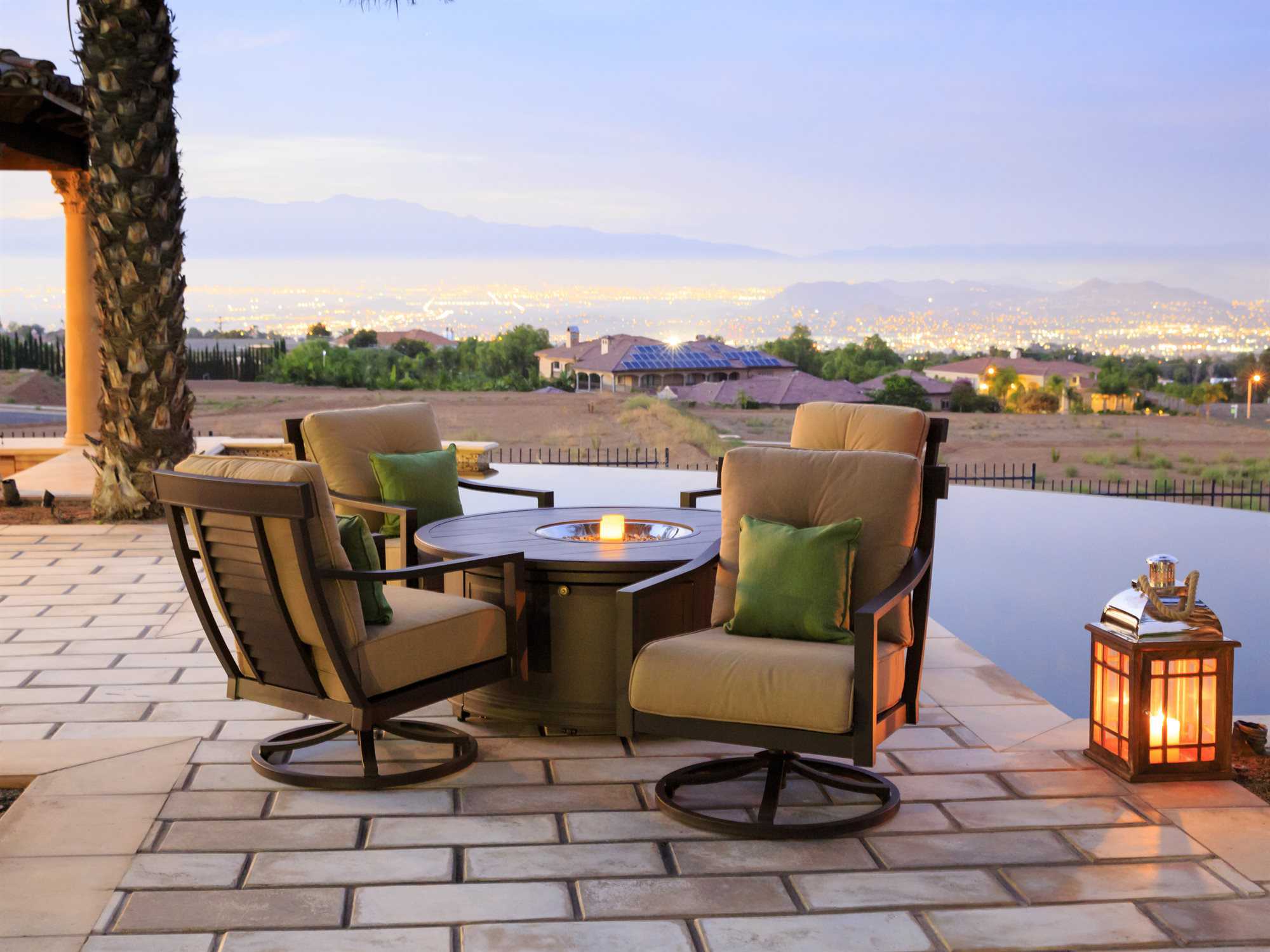 Sunvilla Aluminum 54 Round Slat Top Fire Pit Table in Copperhead