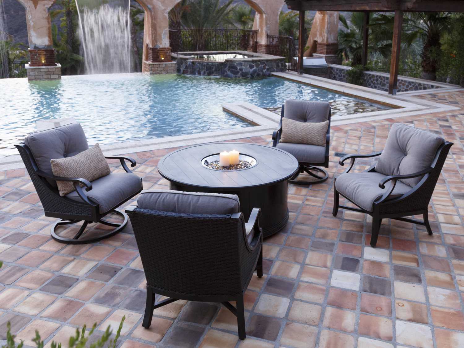 Sunvilla Aluminum 54 Round Slat Top Fire Pit Table in Copperhead