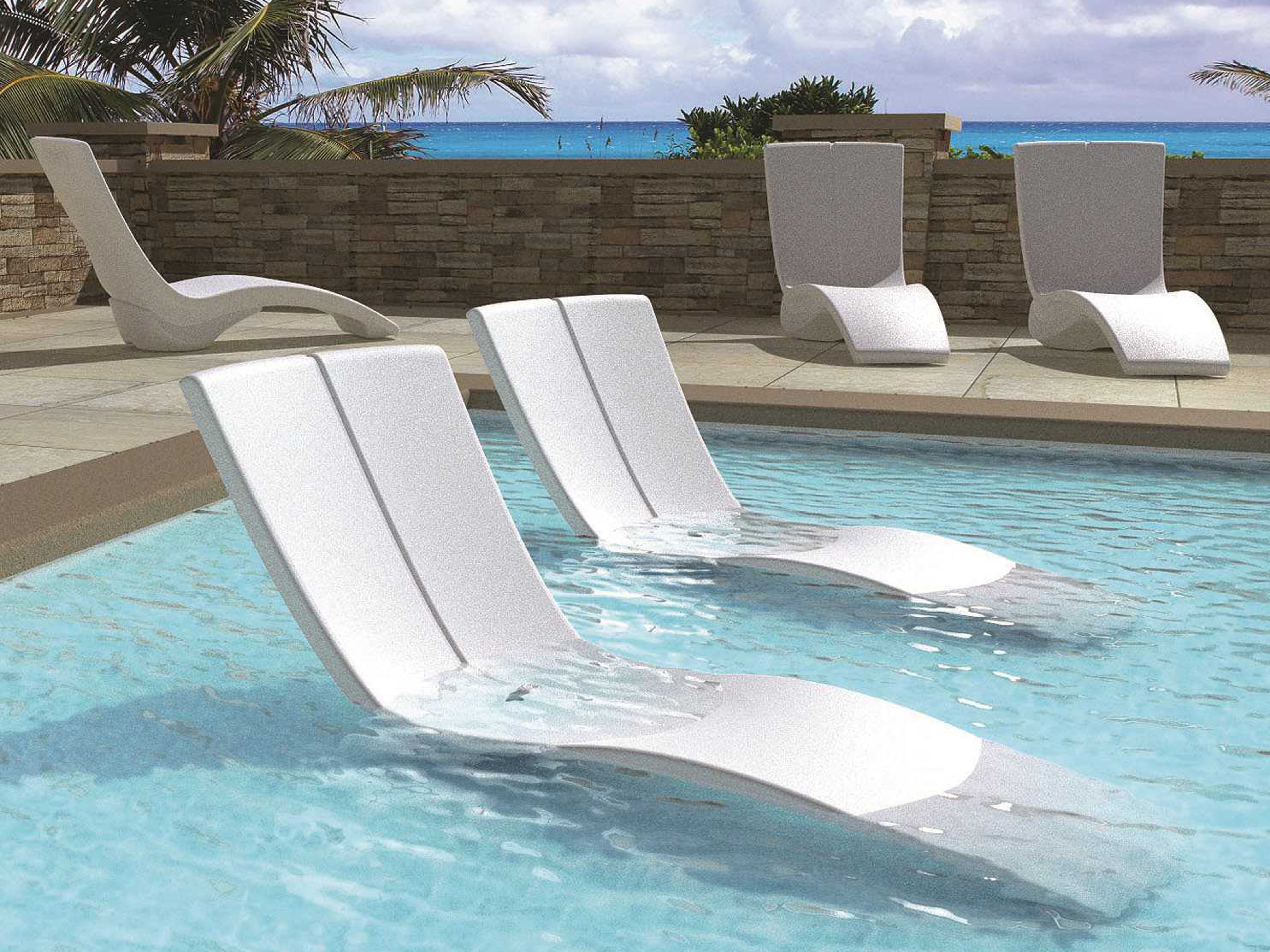 How to Buy Pool Furniture: Buying Guide | PatioLiving