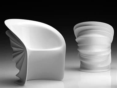 Driade Outdoor Modesty Veiled Polyethylene Monobloc Lounge Set in White DRIMDSTYVLDBYIRLNGSET