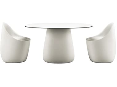 Qeeboo Outdoor Cobble Warm White Black Stratified Recycled Plastic Dining Set QBOCOBBLEDINSET17