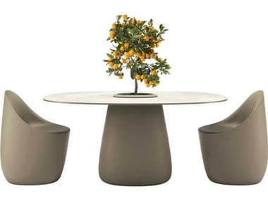 Qeeboo Outdoor Cobble Ivory Recycled Plastic Dining Set QBOCOBBLEDINSET22
