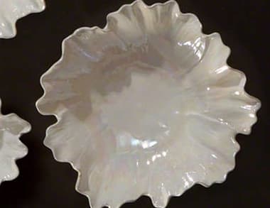 Global Views Pearl White Carnation Medium Platter / Bowl GV330691