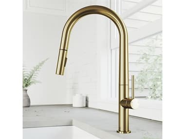 Vigo Greenwich Matte Brushed Gold Single-Handle Pull-Down Spray Kitchen Faucet VIVG02029MG