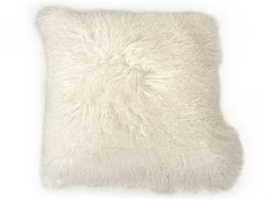 Zentique Tibetan White 20'' x 20'' Lamb Fur Pillow ZENZTLFCWHITE