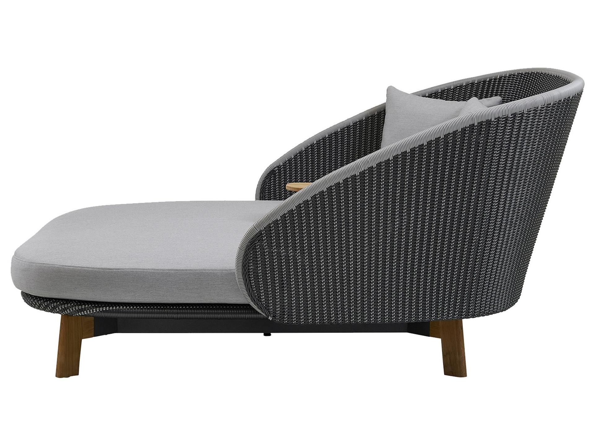Cane-line Peacock Outdoor Lounge Daybed with Teak Legs and Table in Grey