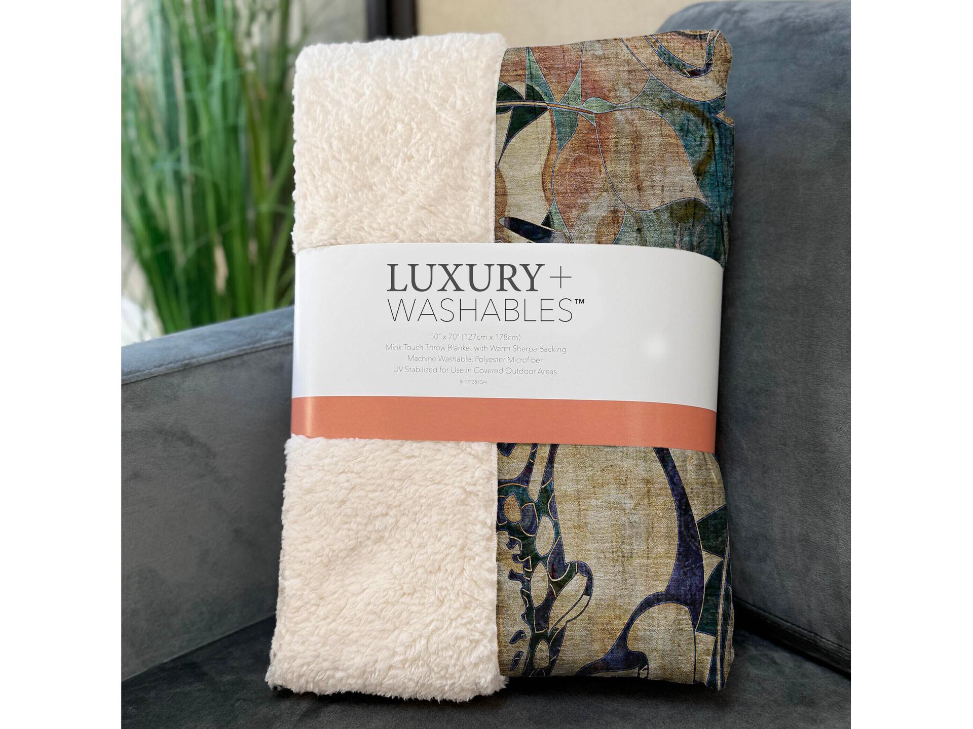 Dalyn Sherpa Brown Polyester Throw