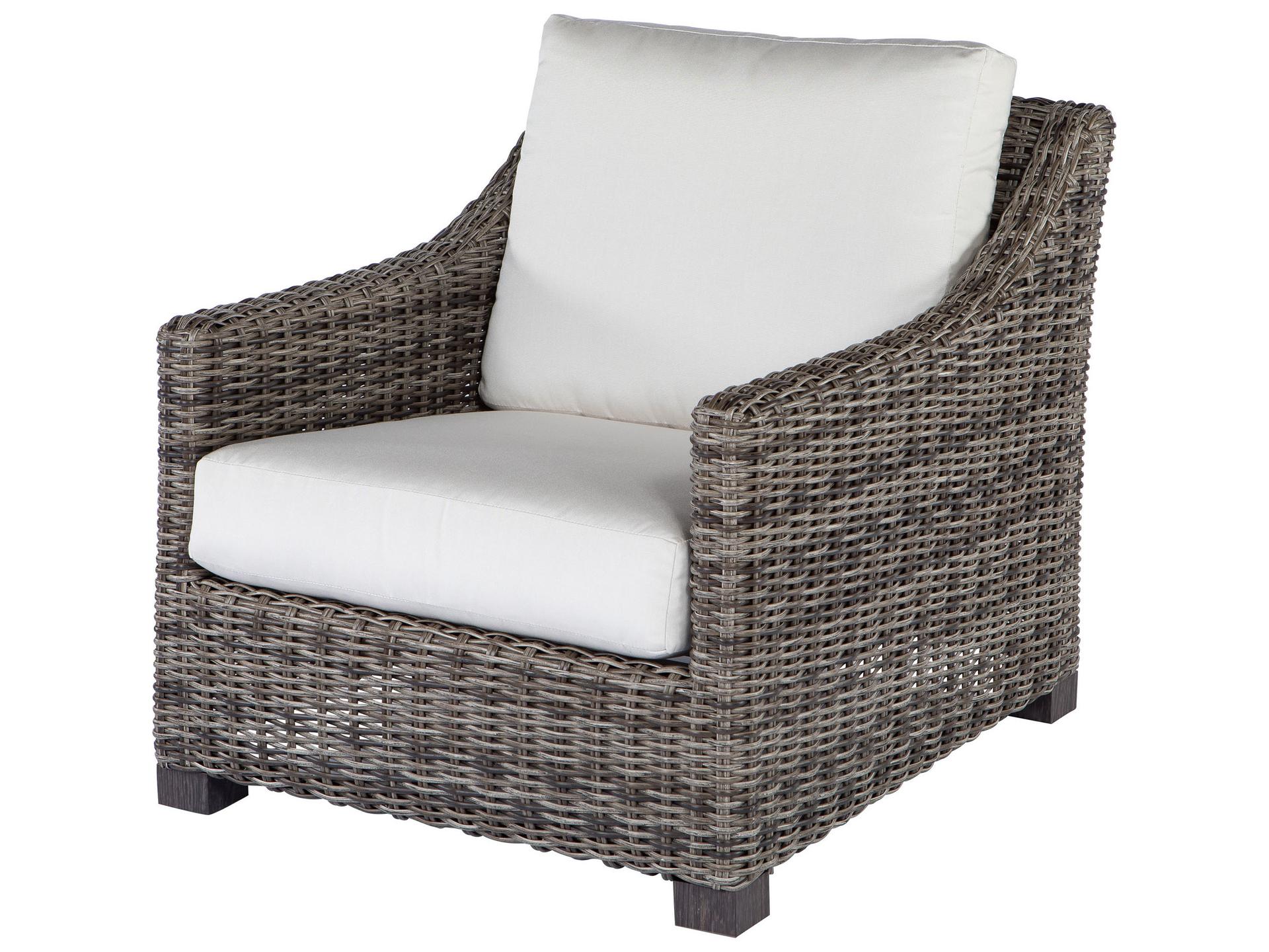 Avallon Wicker Outdoor Patio Lounge Chair