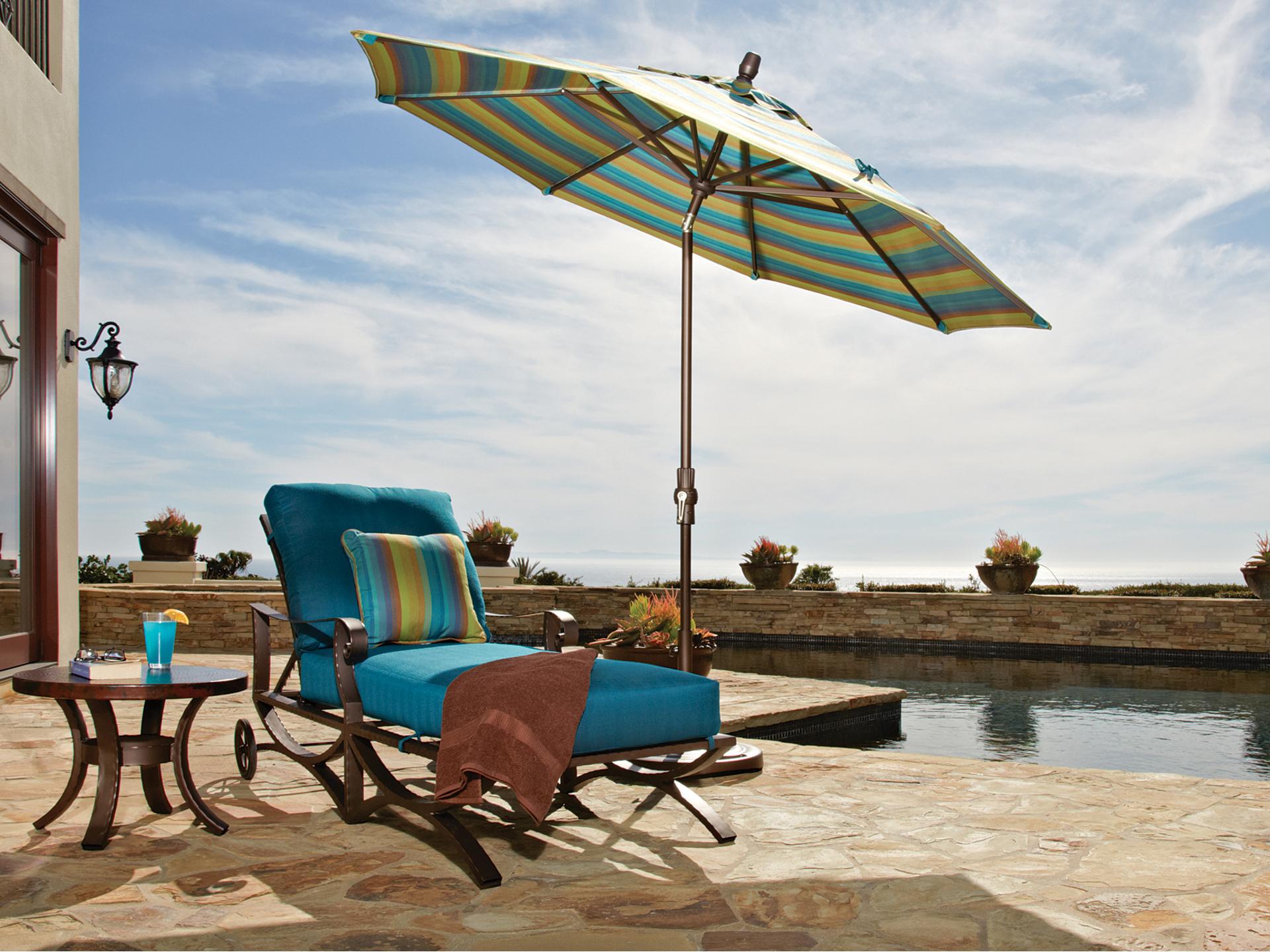 9-Foot Octagon Collar Tilt Market Umbrella with Crank Lift
