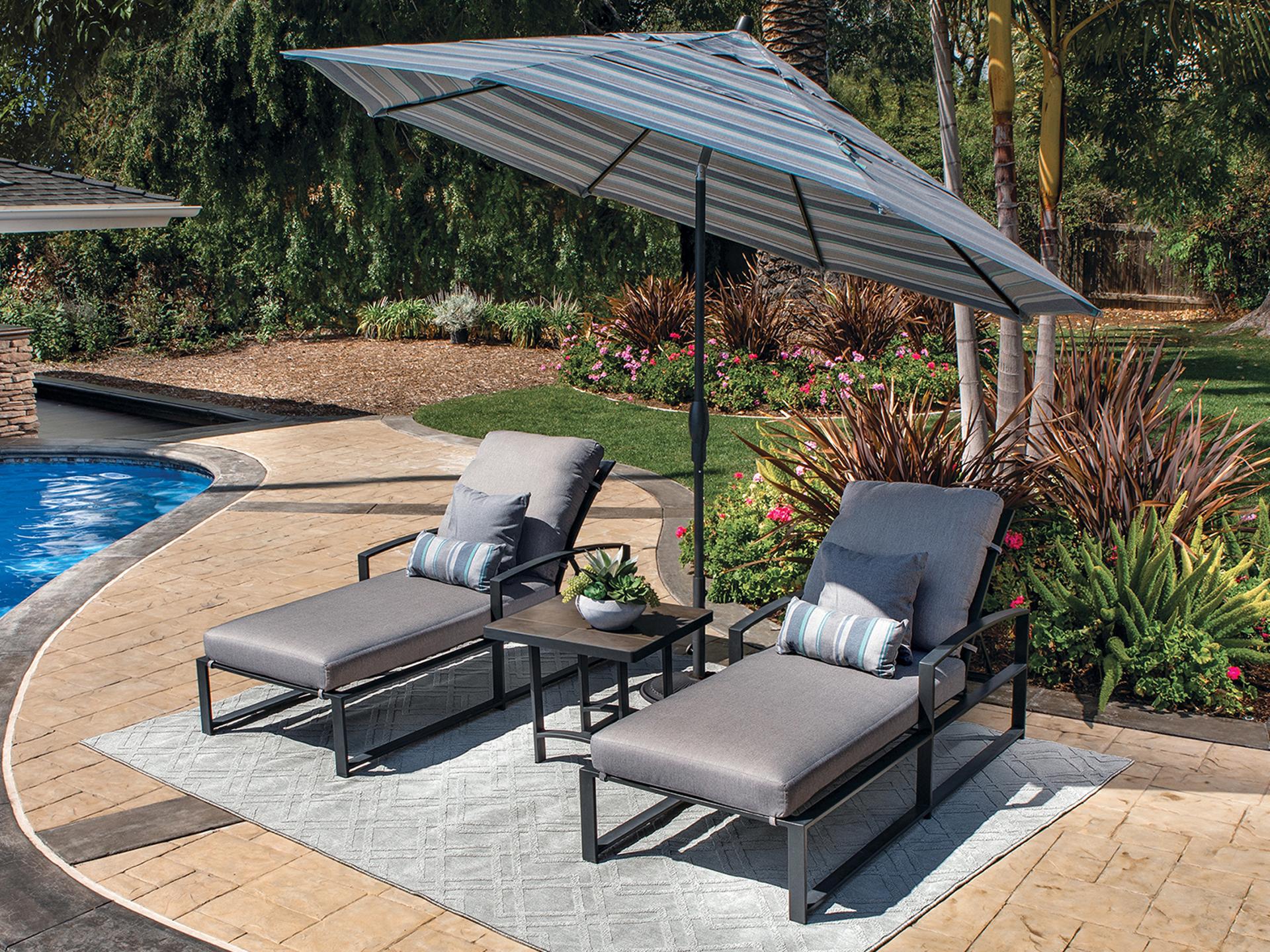 11-Foot Octagon Auto-Tilt Market Umbrella with Aluminum Frame