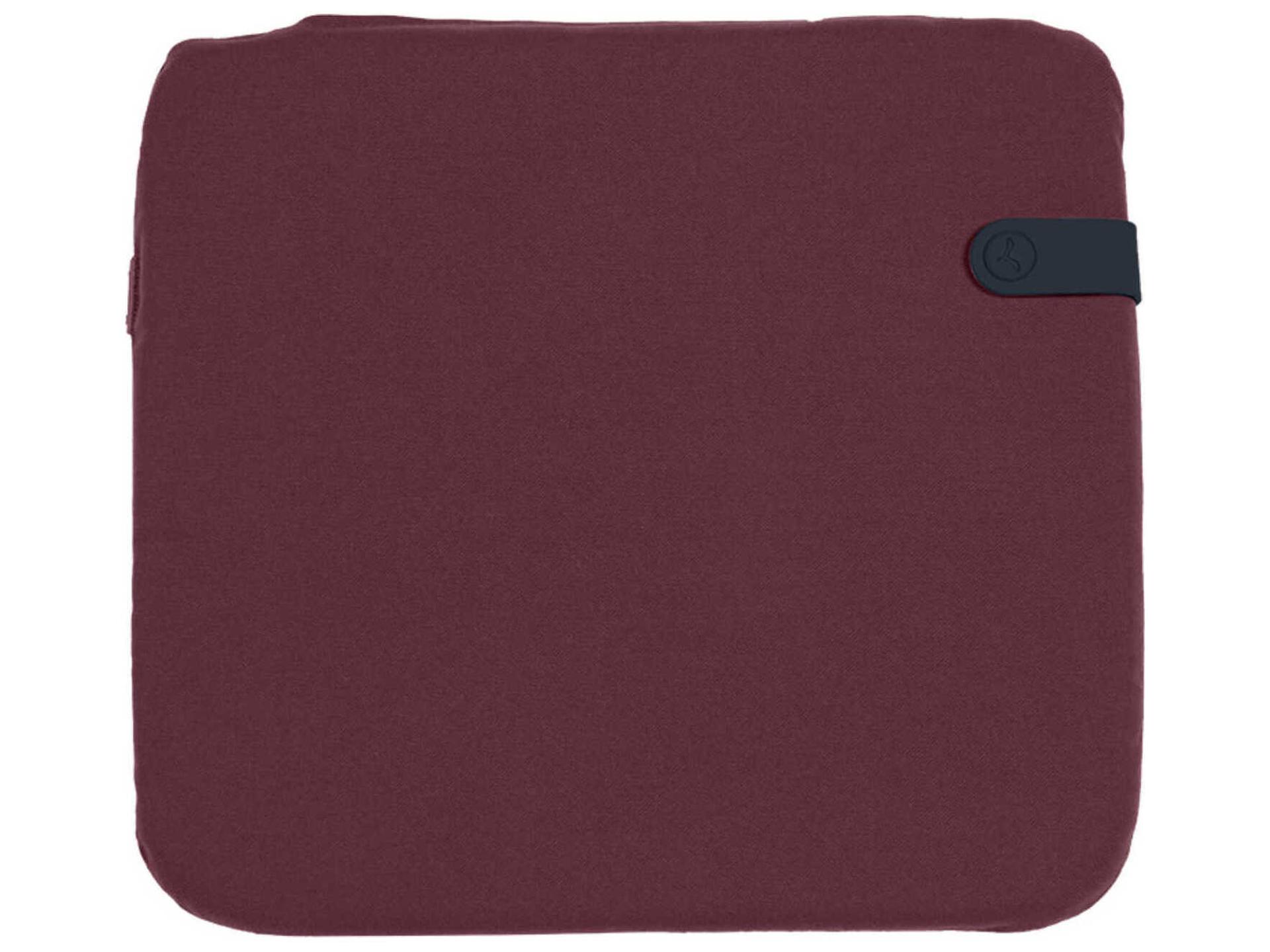 Color Mix Luxembourg Outdoor Seat Cushion in Burgundy