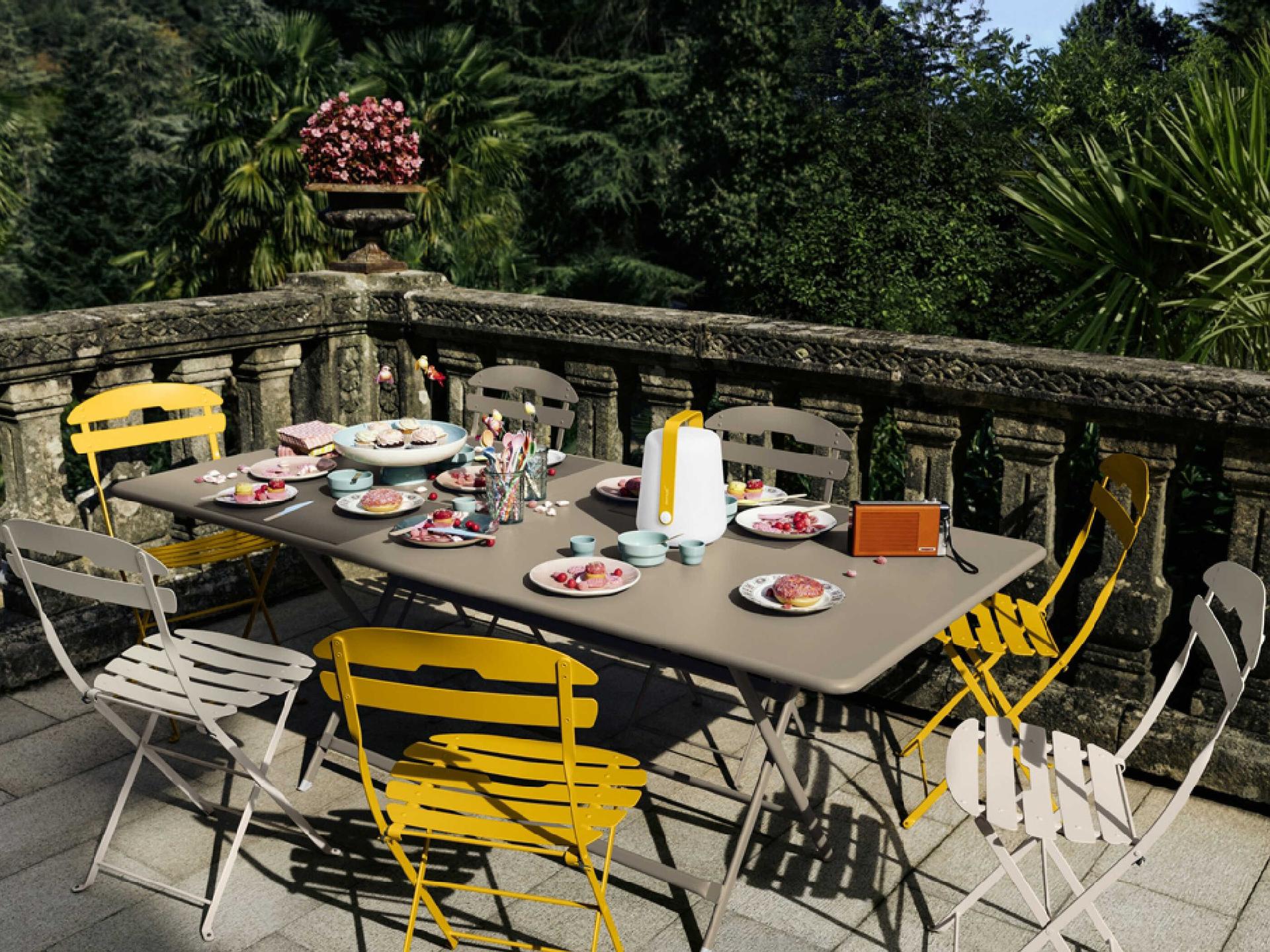 Caractere Steel Dining Set