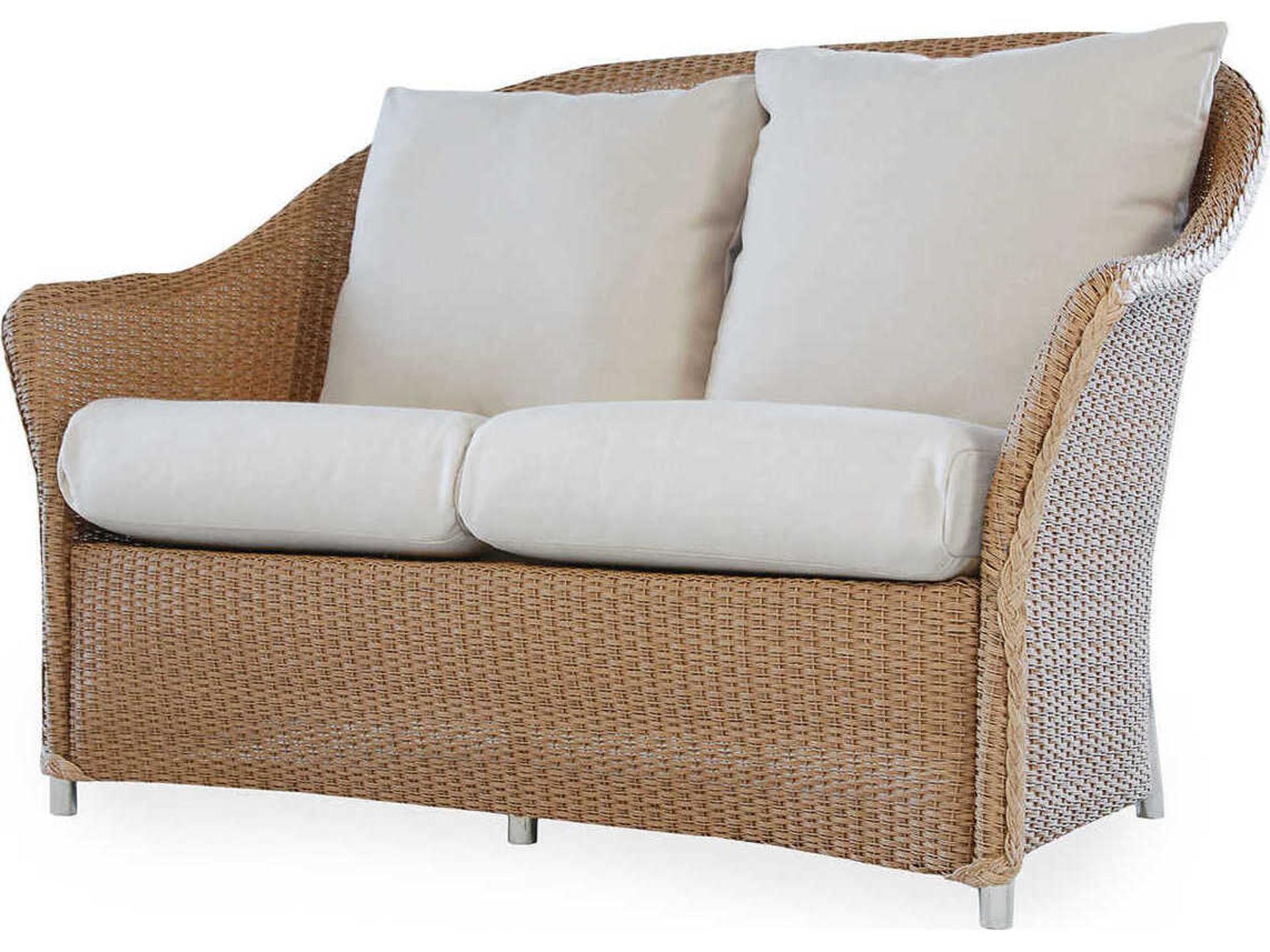 Weekend Retreat Wicker Outdoor Loveseat