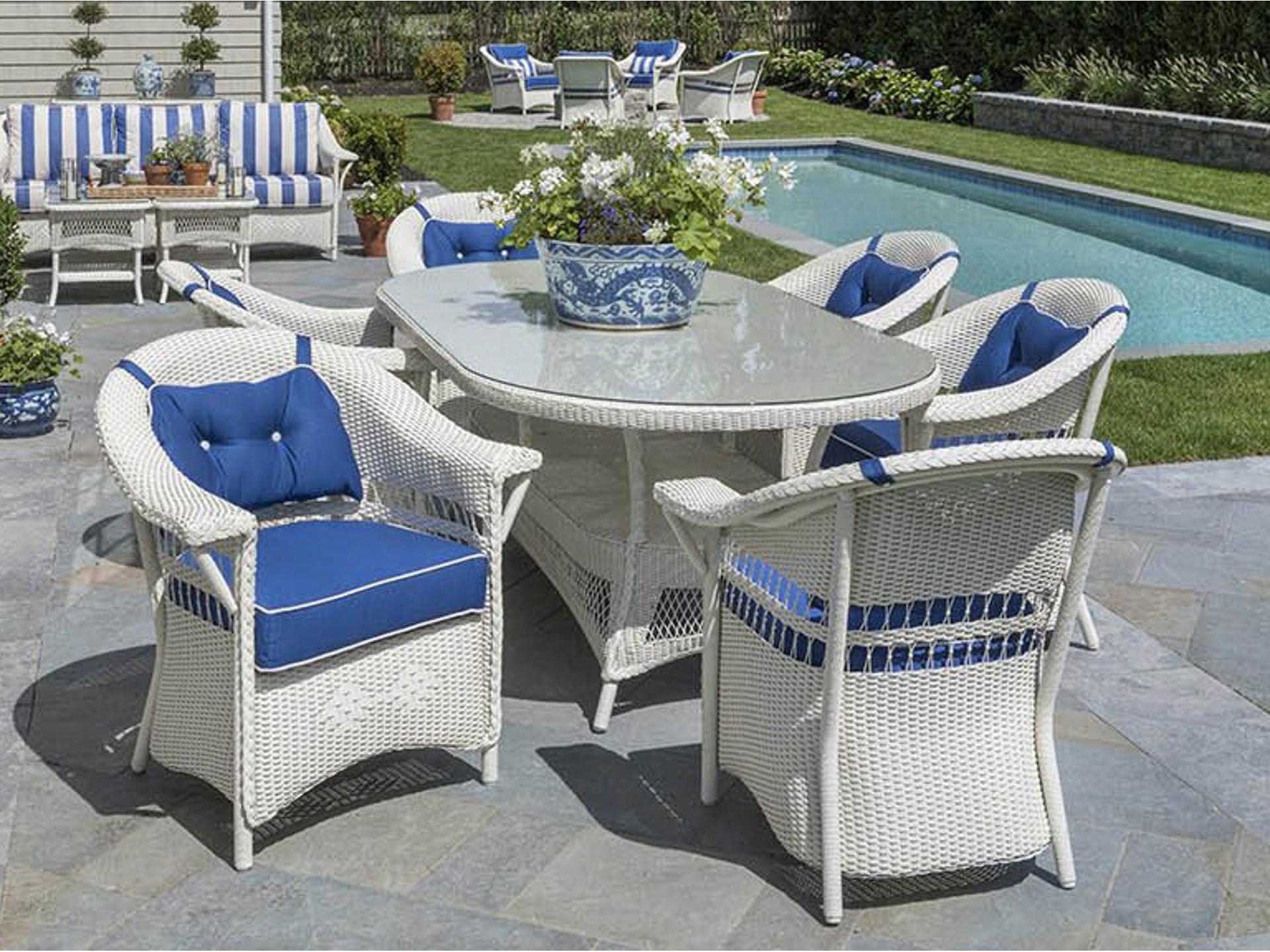 Nantucket Wicker Outdoor Dining Set