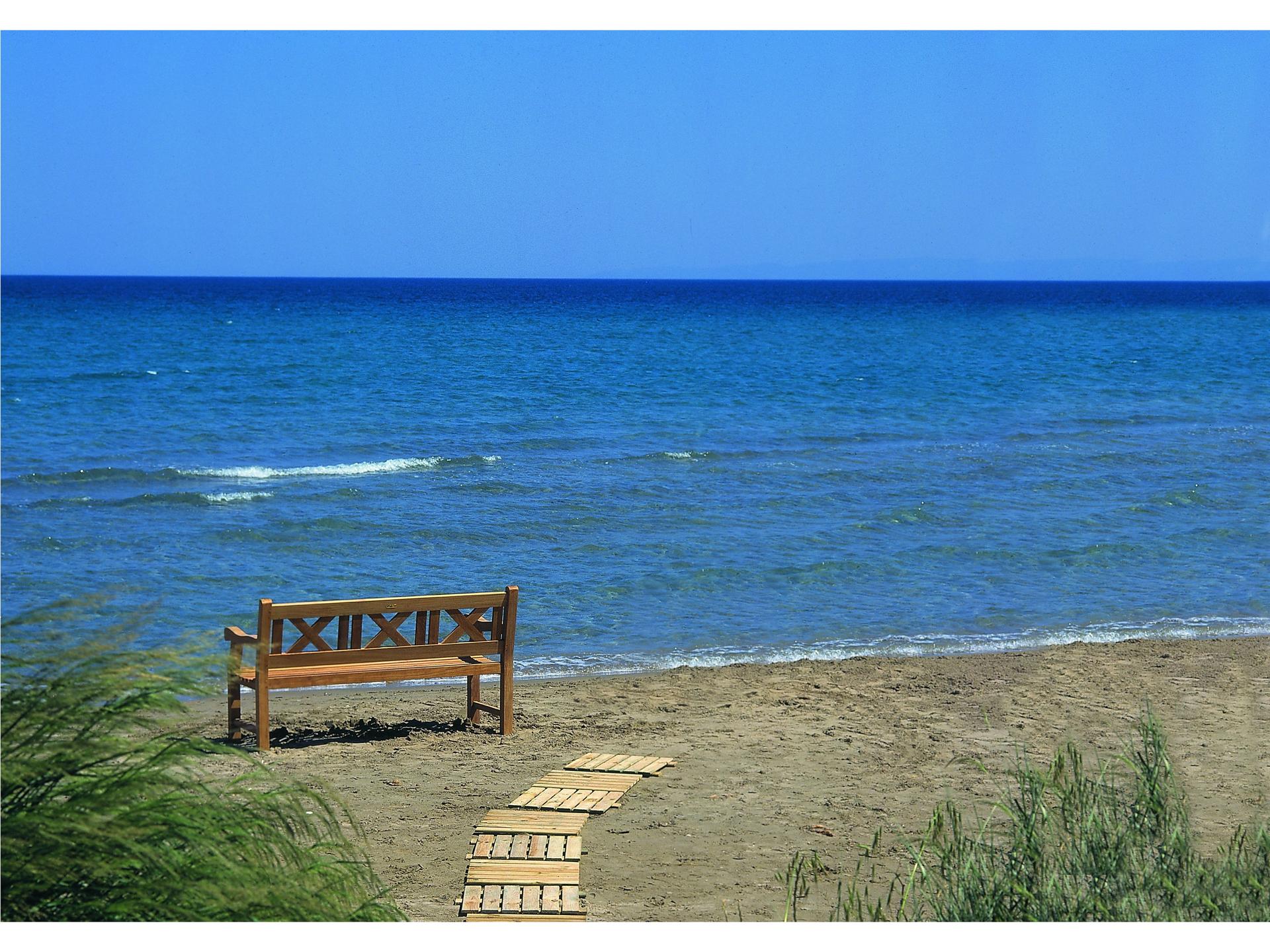 Classic Two-Seater Outdoor Bench