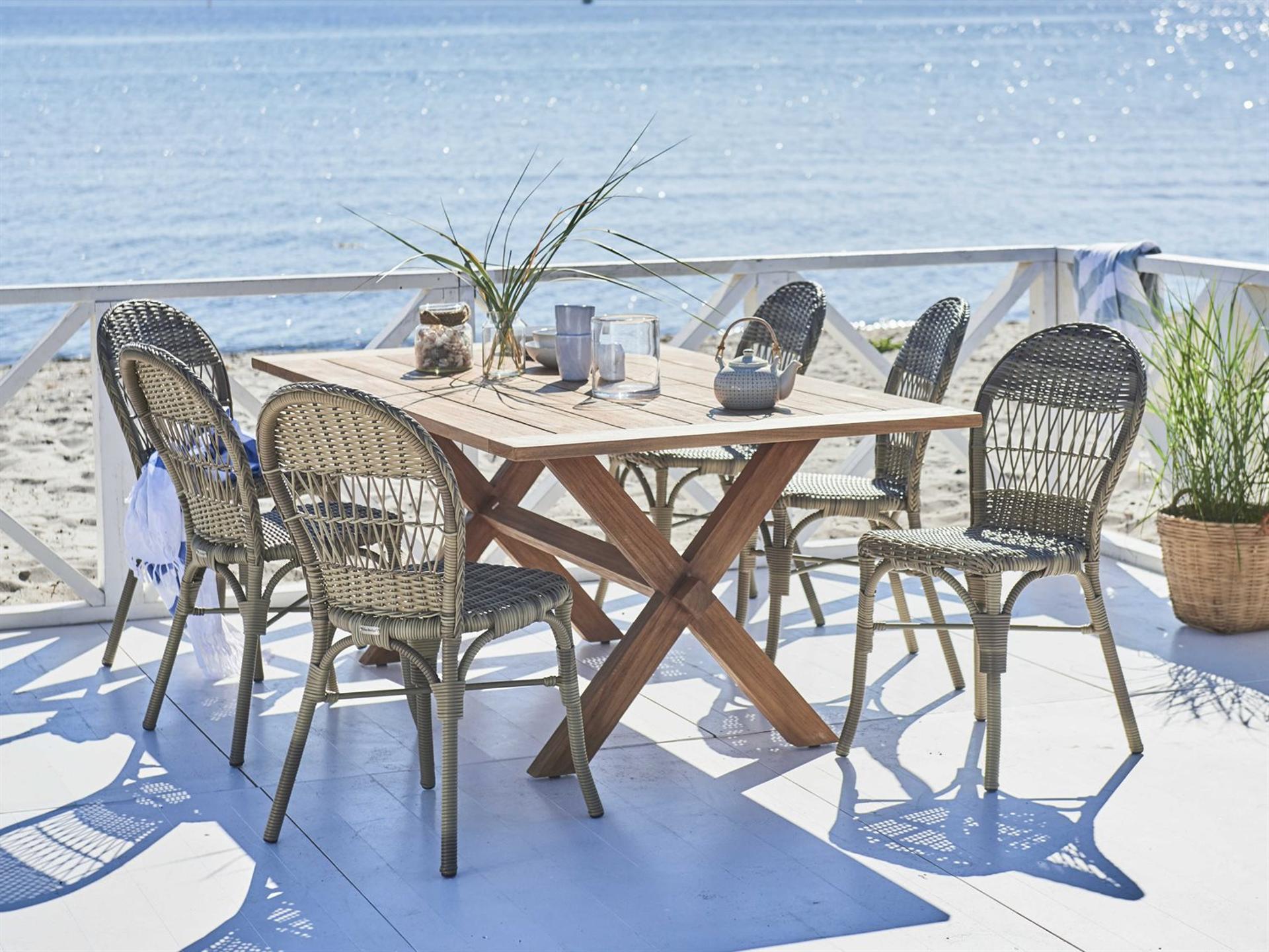 Georgia Garden Wicker Antique Ofelia Outdoor Patio Dining Set