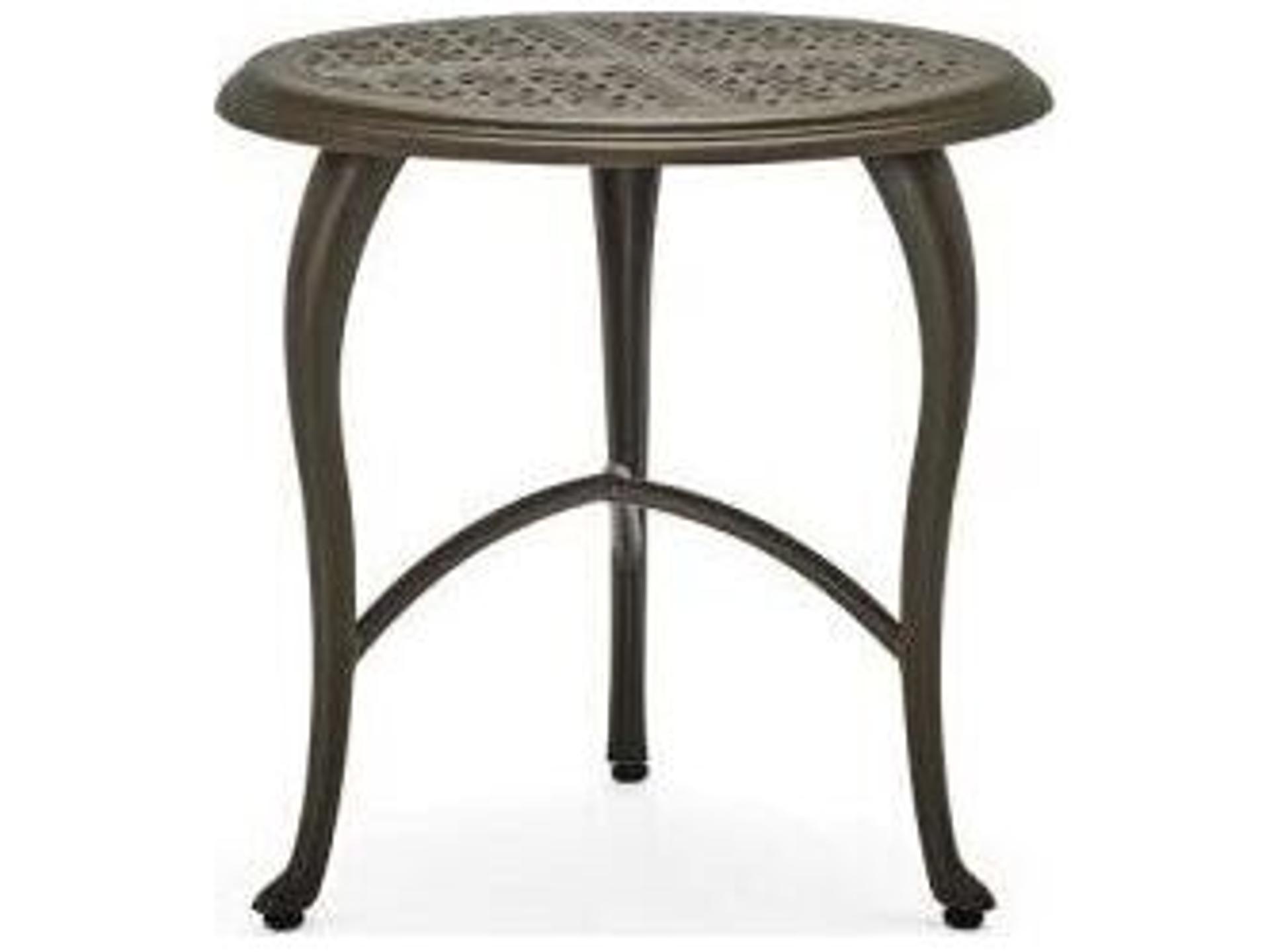 Hampton Cast Aluminum Round Outdoor Patio End Table in Cabriole Base