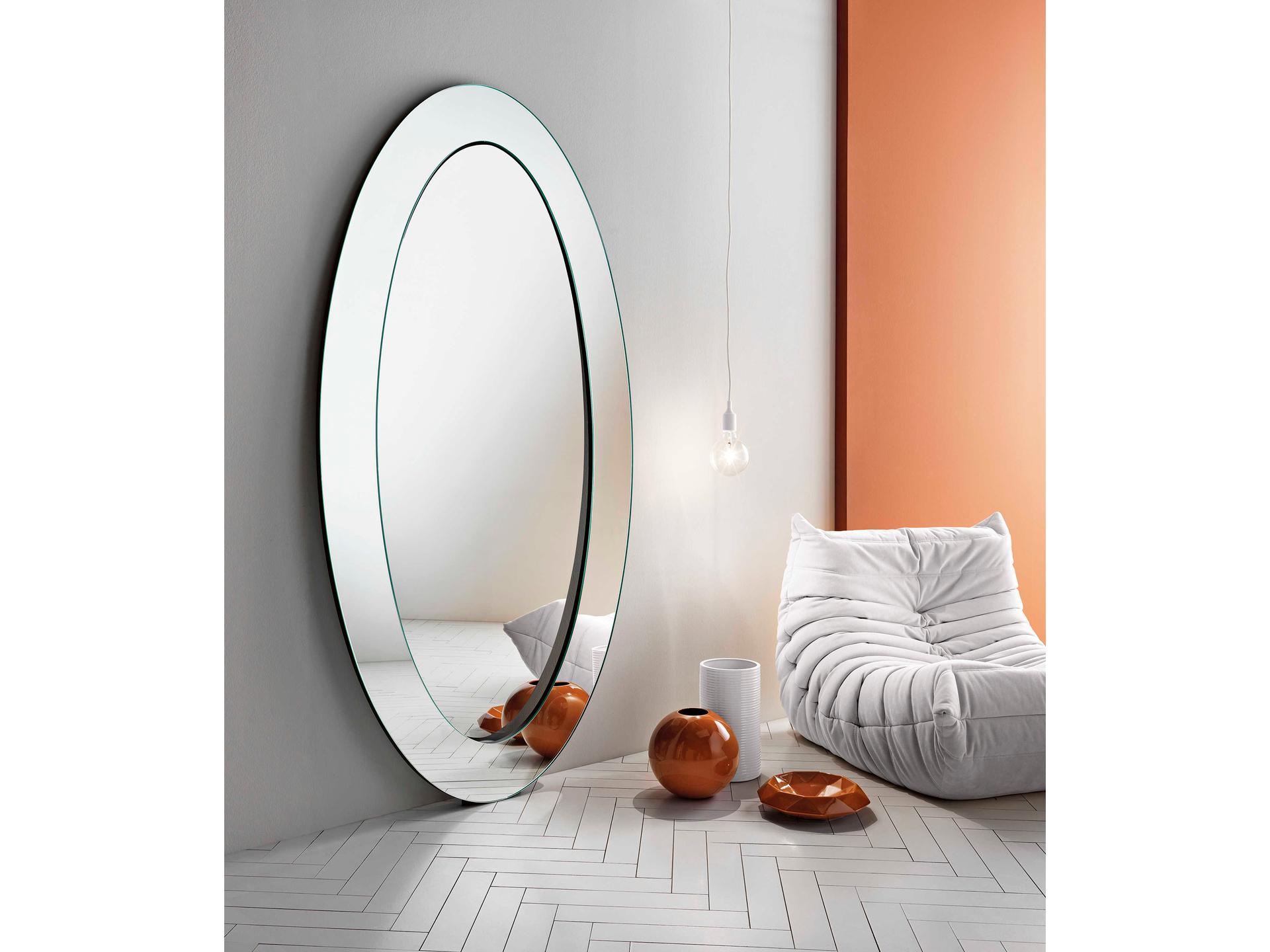 Gerundio Oval Mirror with Multi-Dimensional Glass Design
