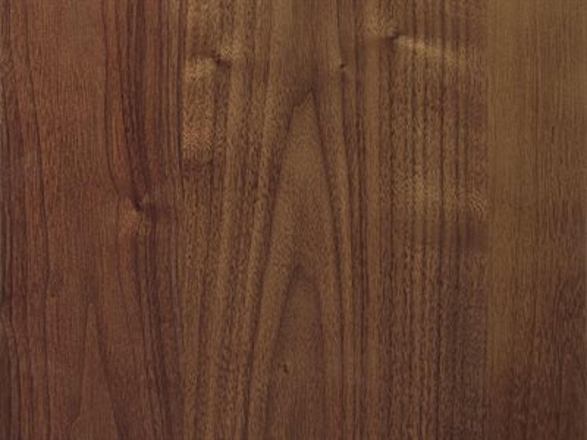 Finish: Natural Walnut
