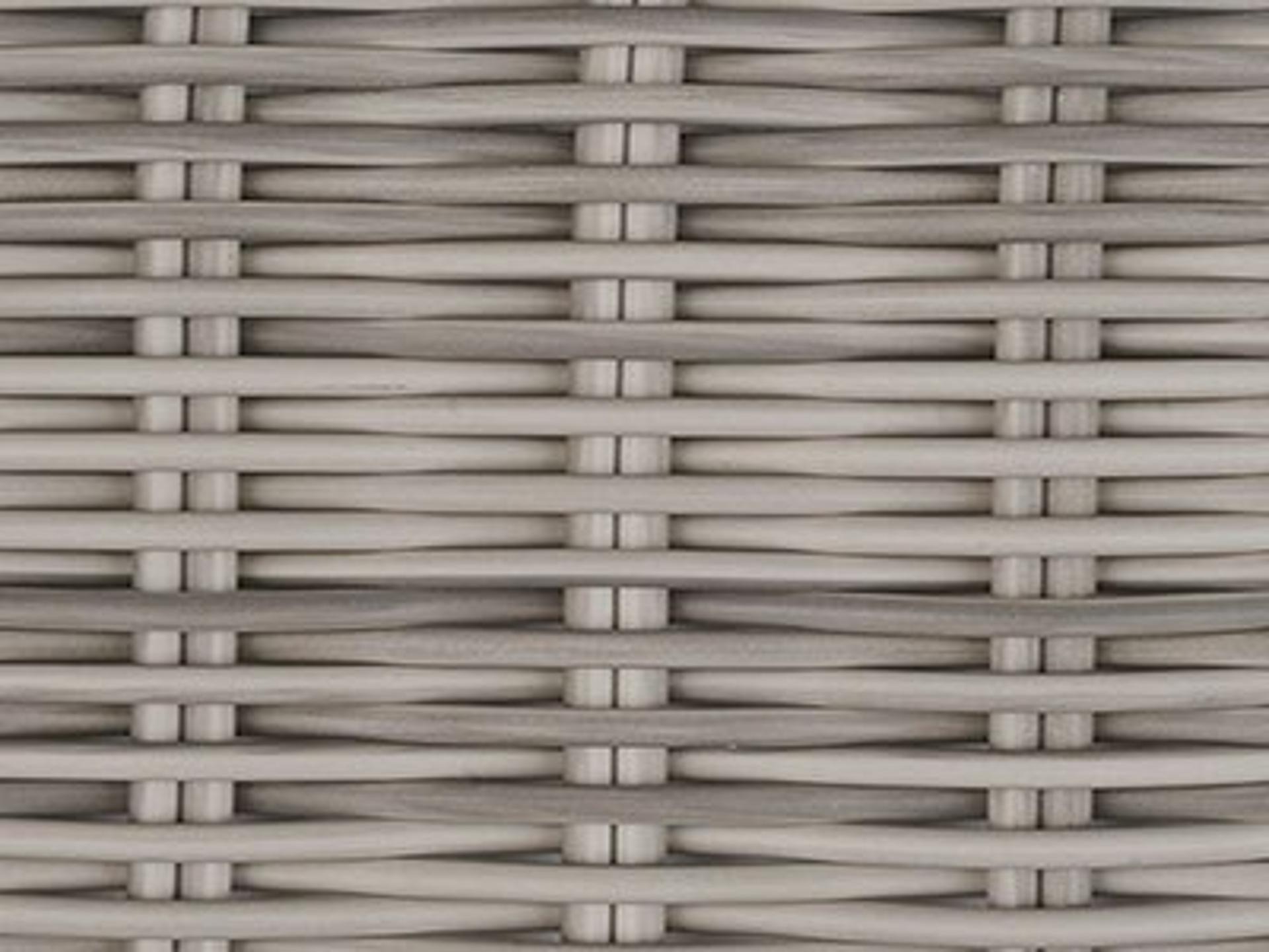 Seating Frame Finish: Oyster