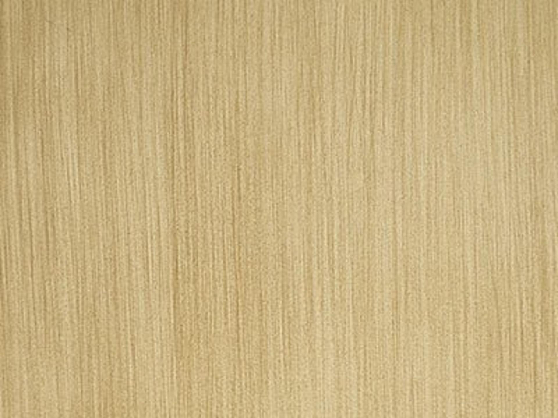 Table Top Finish: Brushed Oak