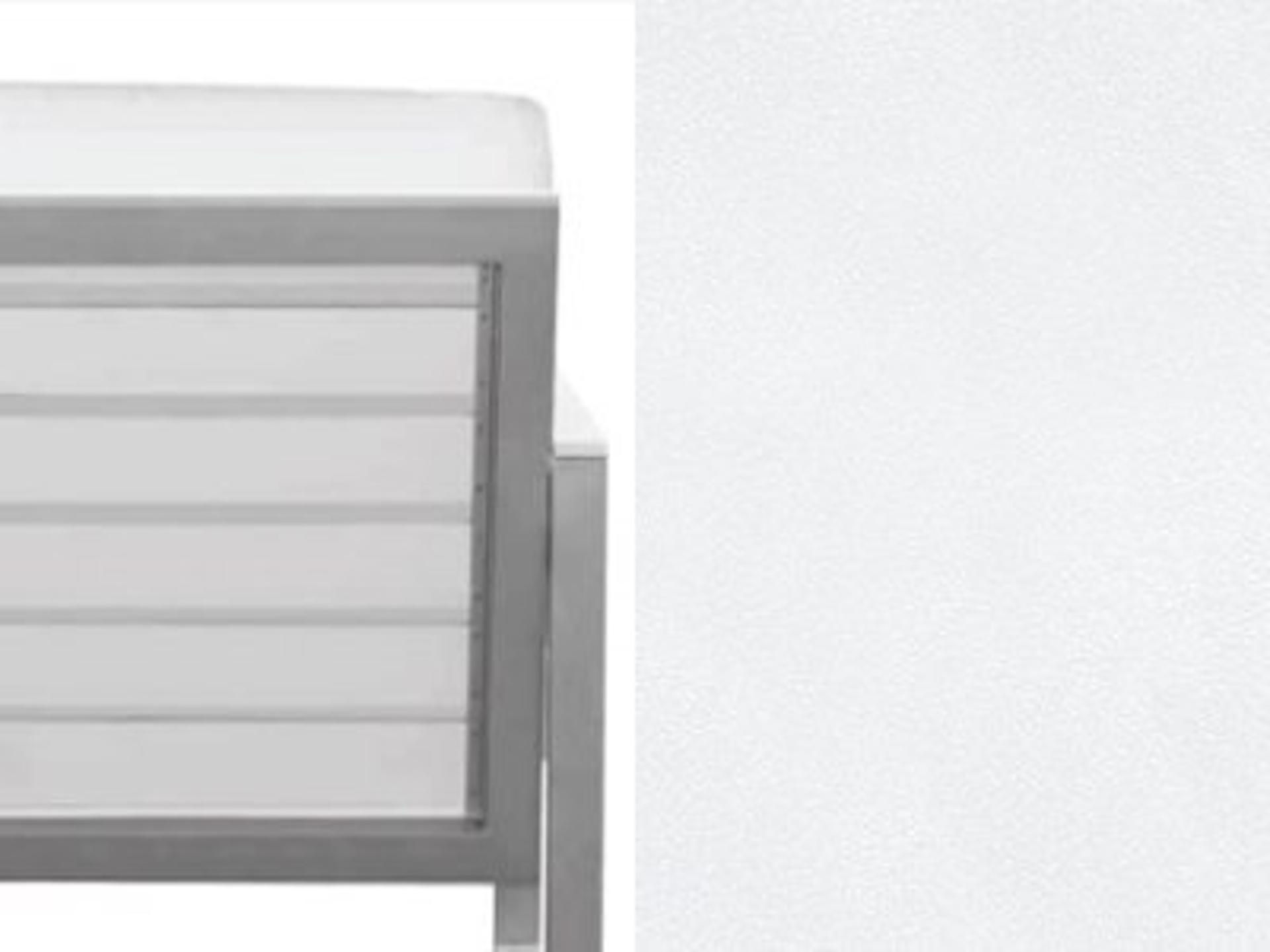 Back or Top Style: White Slatted Duraboard