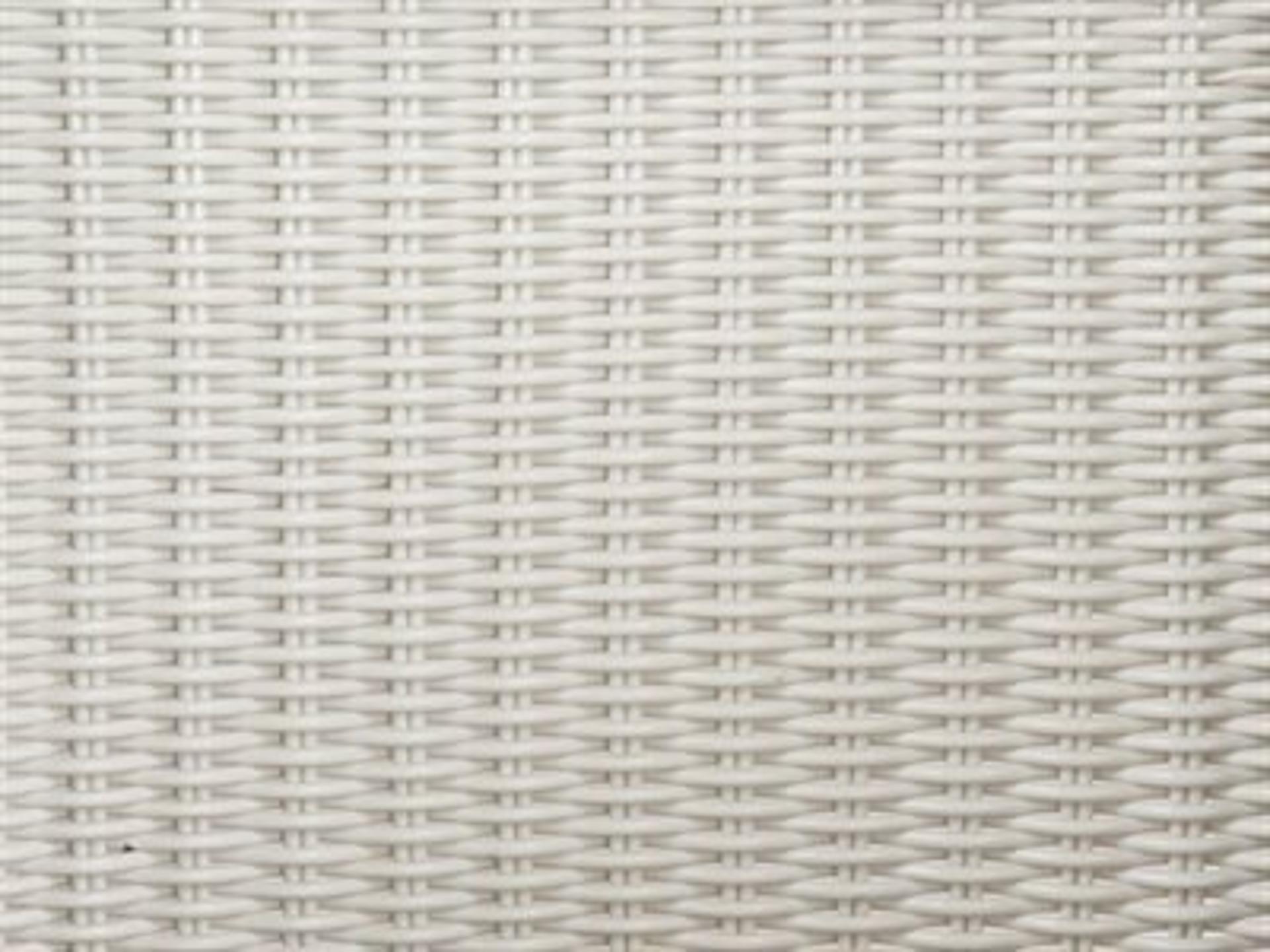 Finish: Pristine White