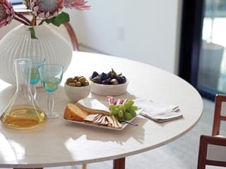 Tommy Bahama Palm Desert Woodard Dining Table - Thumbnail 4