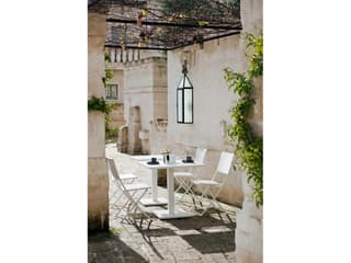 UnoPiu Conrad Wrought Iron Square Bistro Table