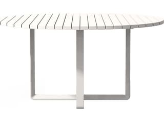 Vanguard Furniture Outdoor Breeze Round Dining Table