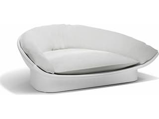 Luna Outdoor Daybed in White With Getaria Iceberg Upholstery by Ramón Esteve