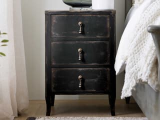 Hooker Furniture Ciao Bella 3-Drawers Hardwood Nightstand