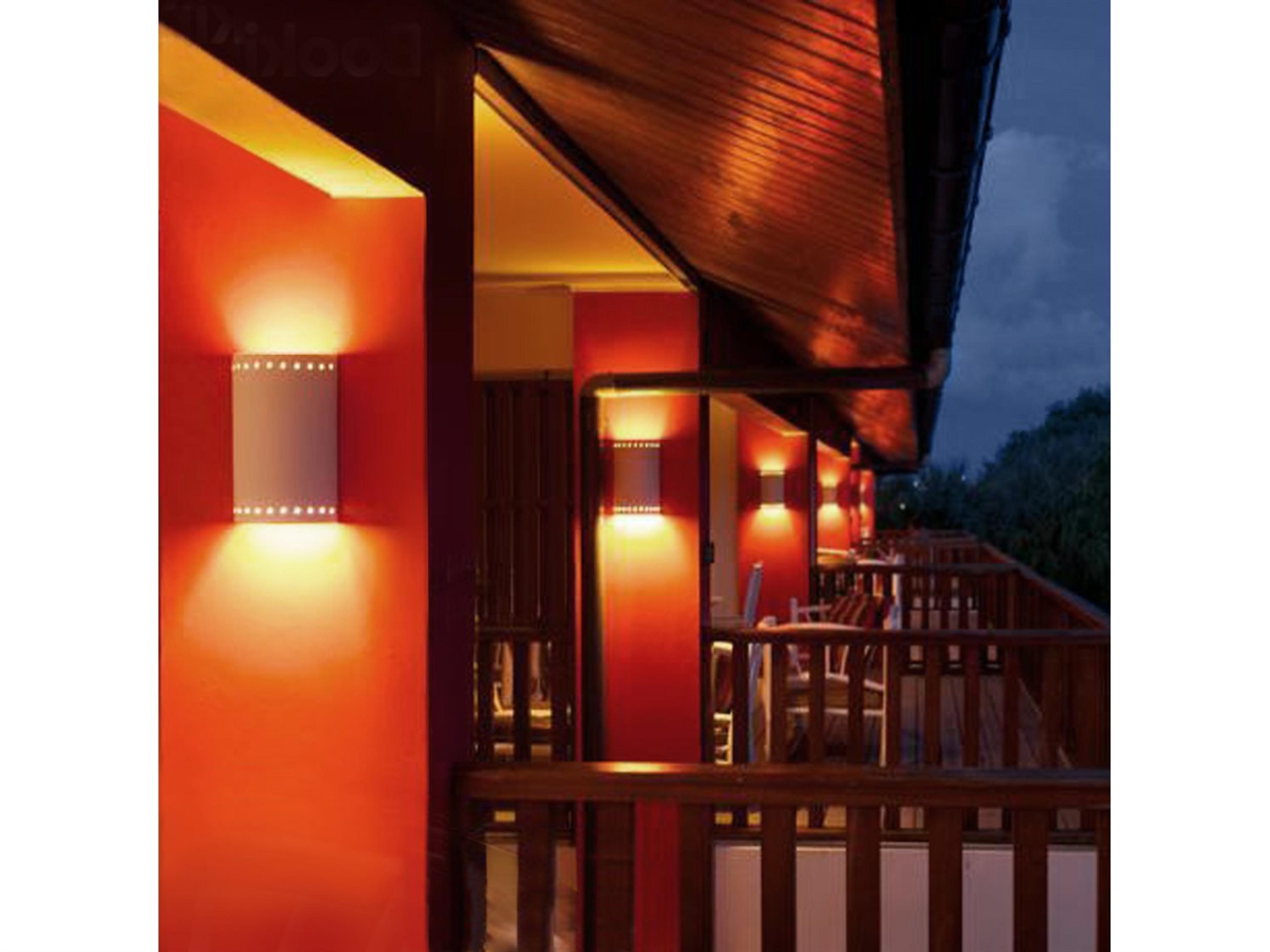 A19 Gran Melos 2-Light White Wall Sconce