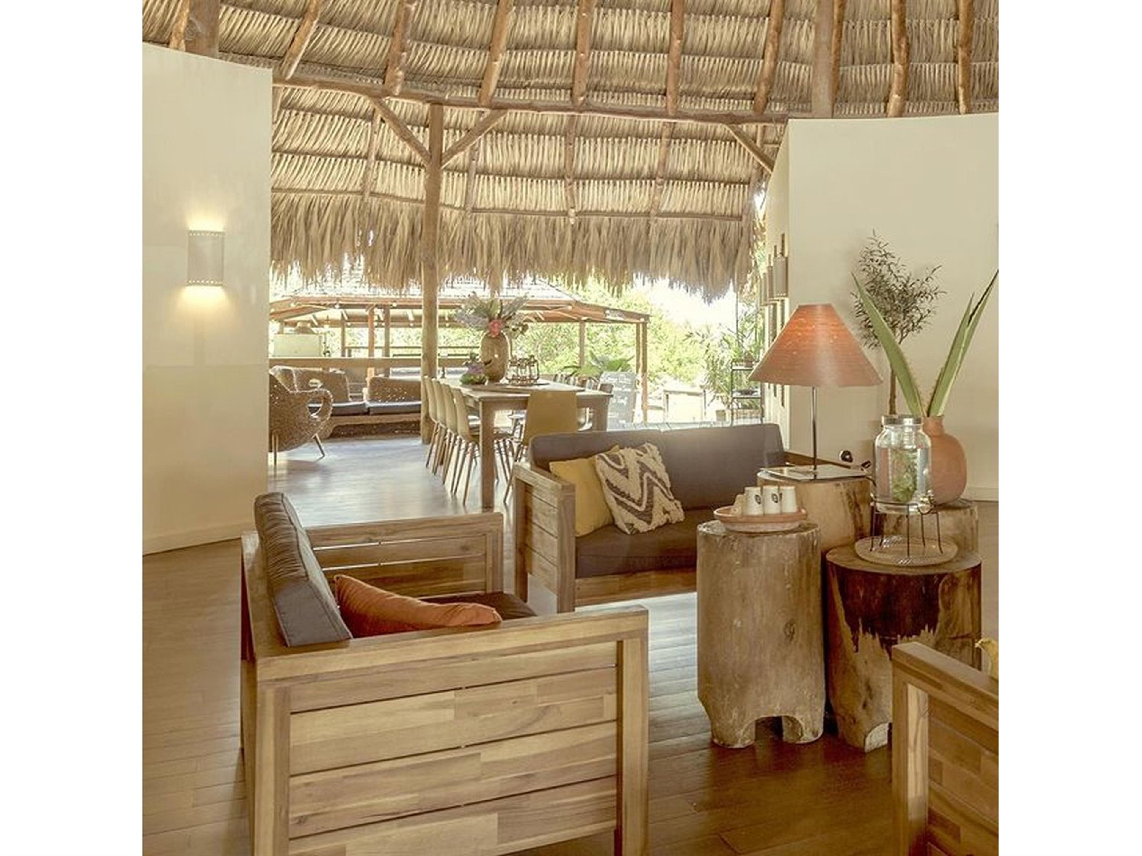 A19 Gran Melos 2-Light White ADA Wall Sconce