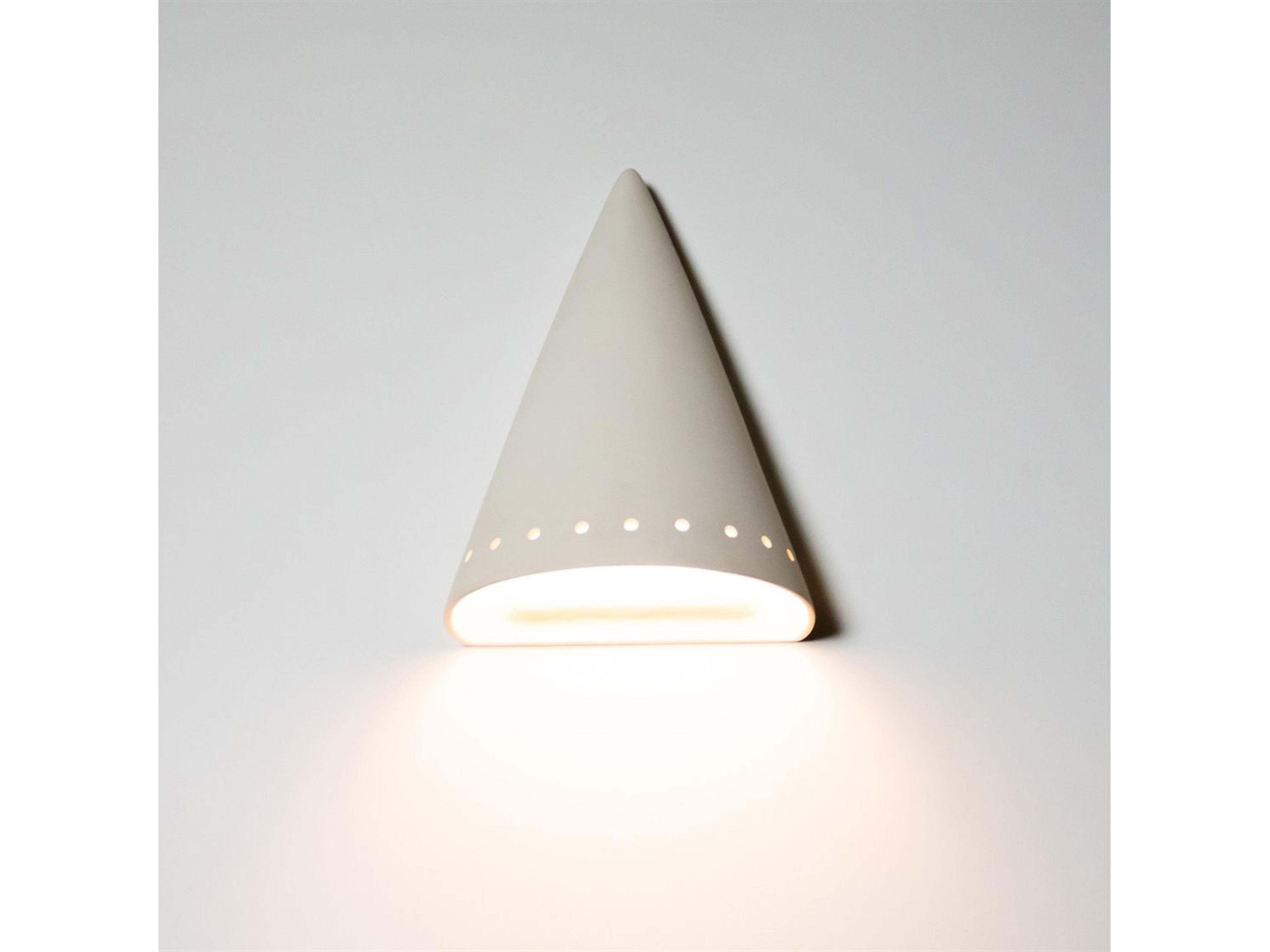 A19 Zealandia 1-Light Wall Sconce