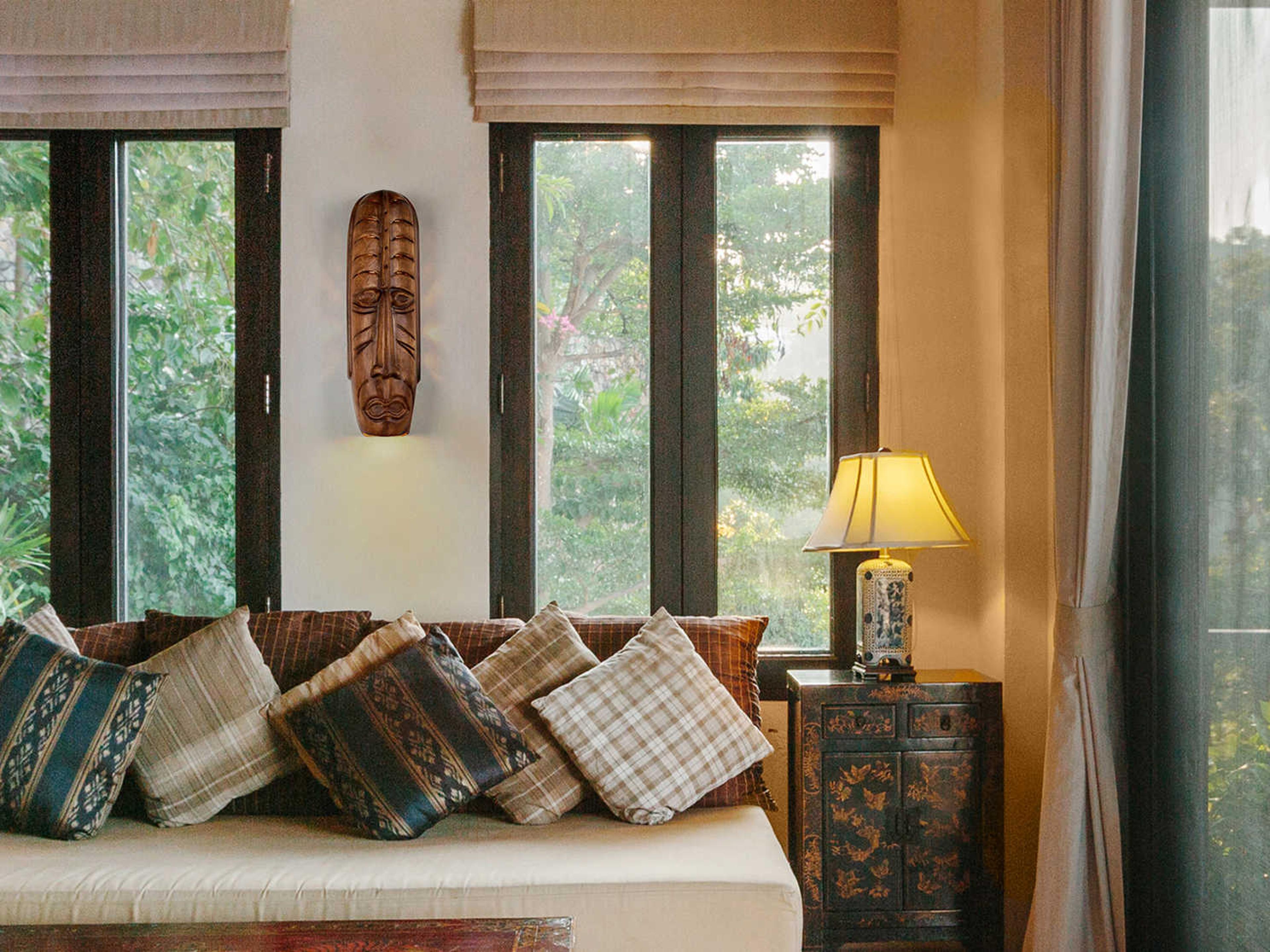 A19 Tribal 1-Light Amber Palm Brown Wall Sconce