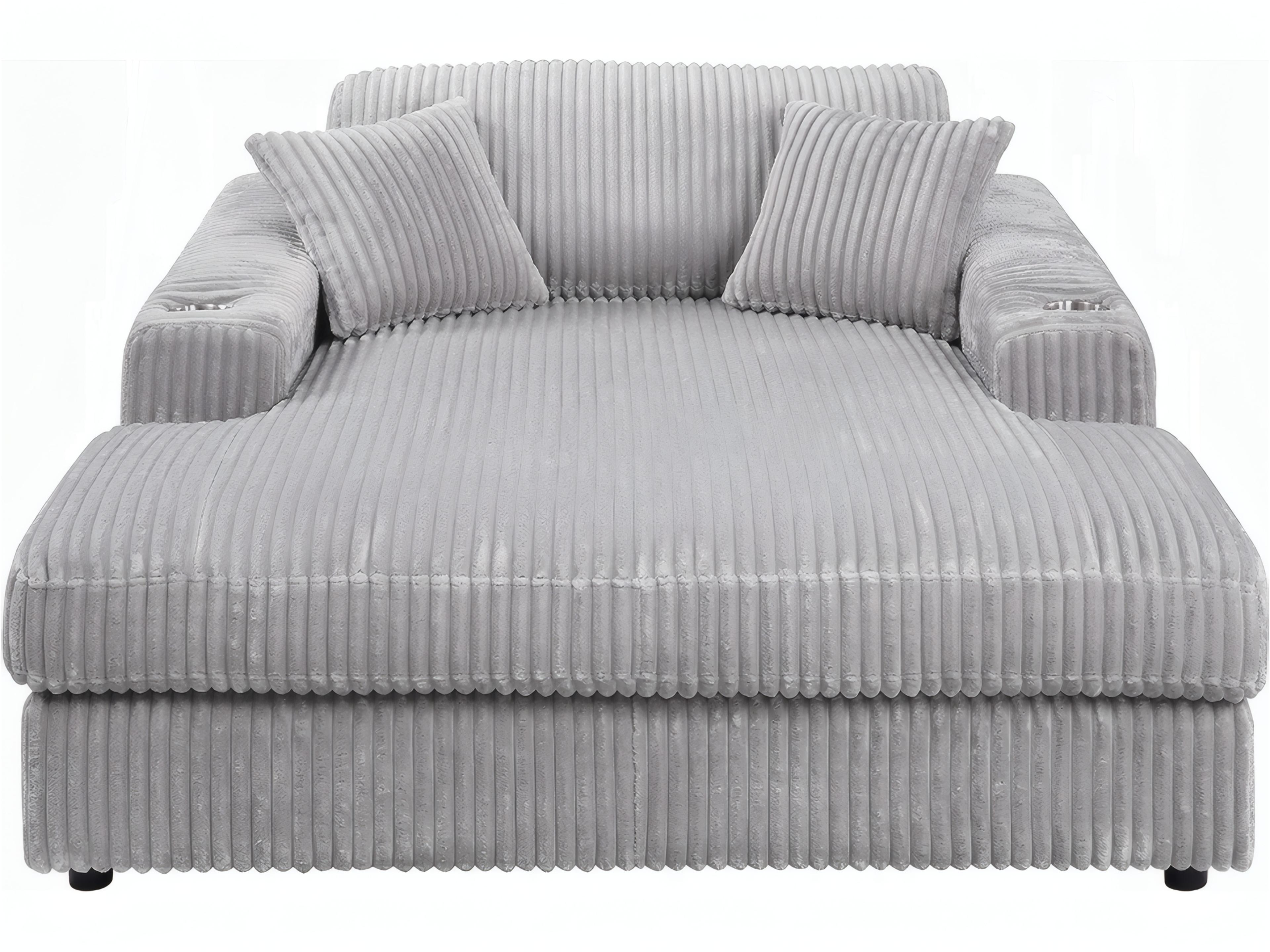 Hilde Chaise Lounge with 2 Pillows in Velvet