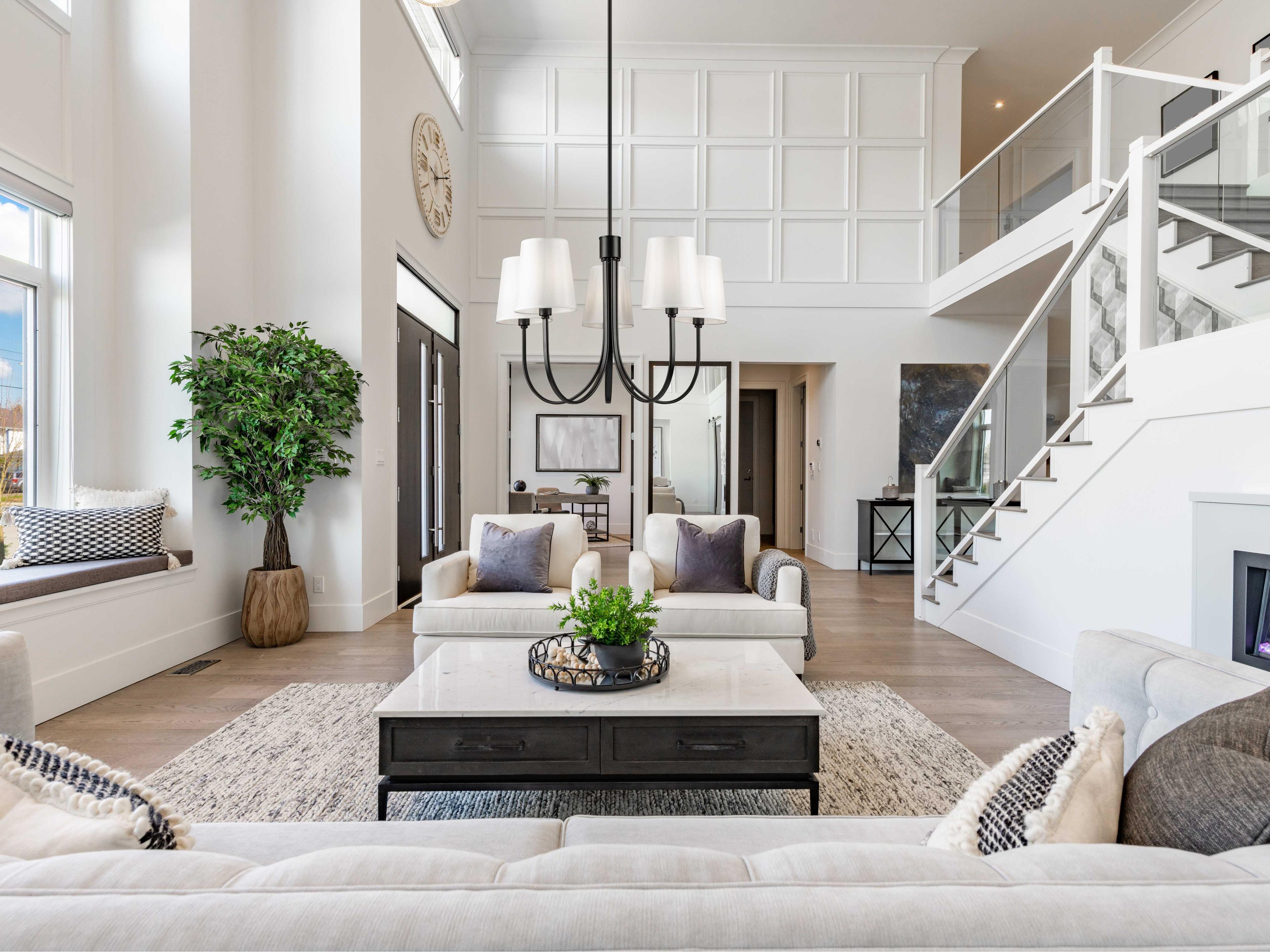 Artcraft Rhythm 5-Light Black Empire Chandelier