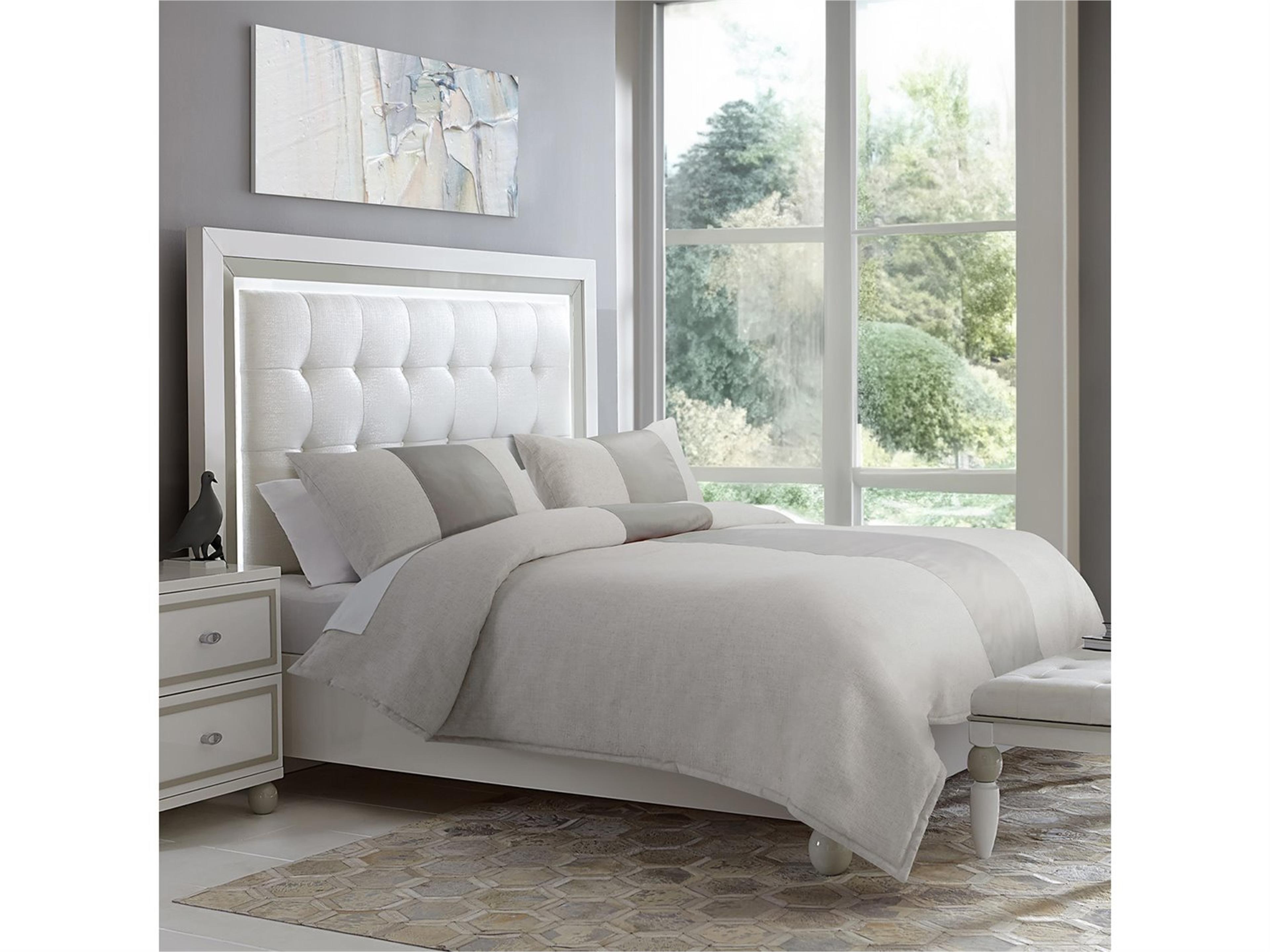 Michael Amini Bedding Baldwin 3-Piece Queen Comforter Set - Dove