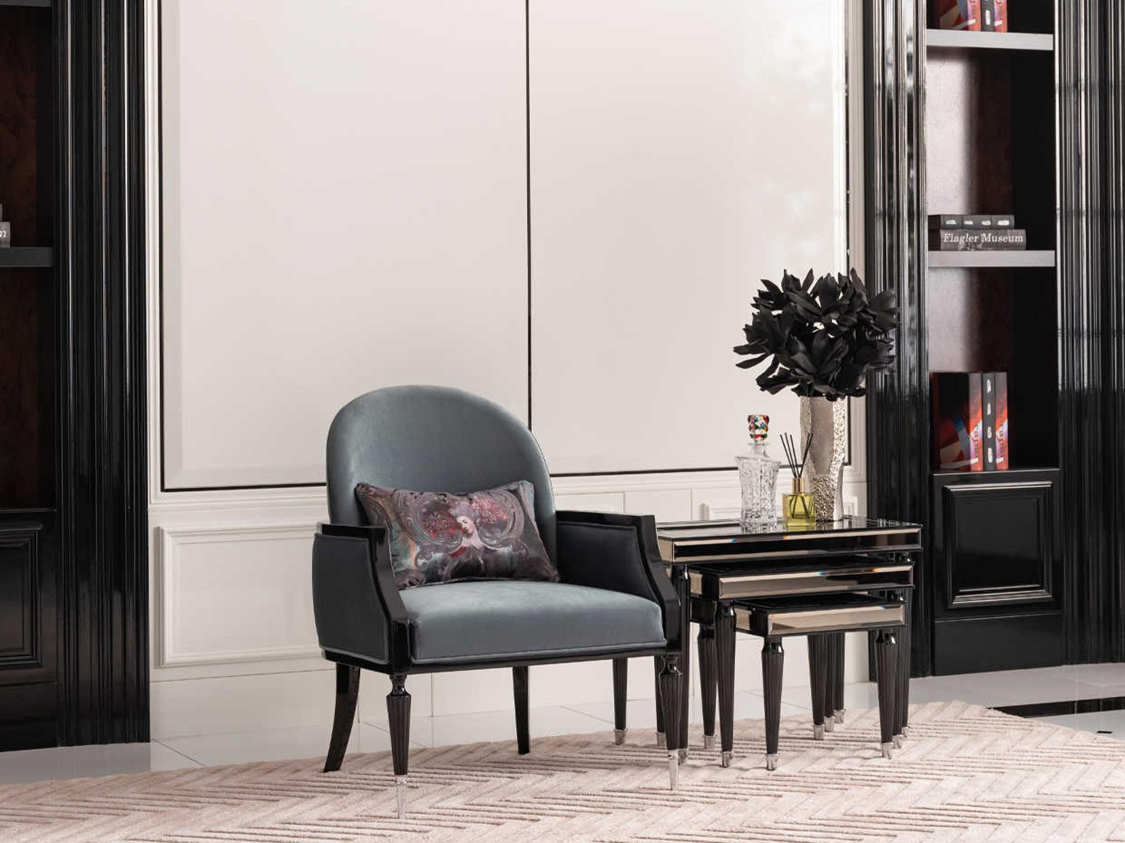 La Francaise Living Room Set