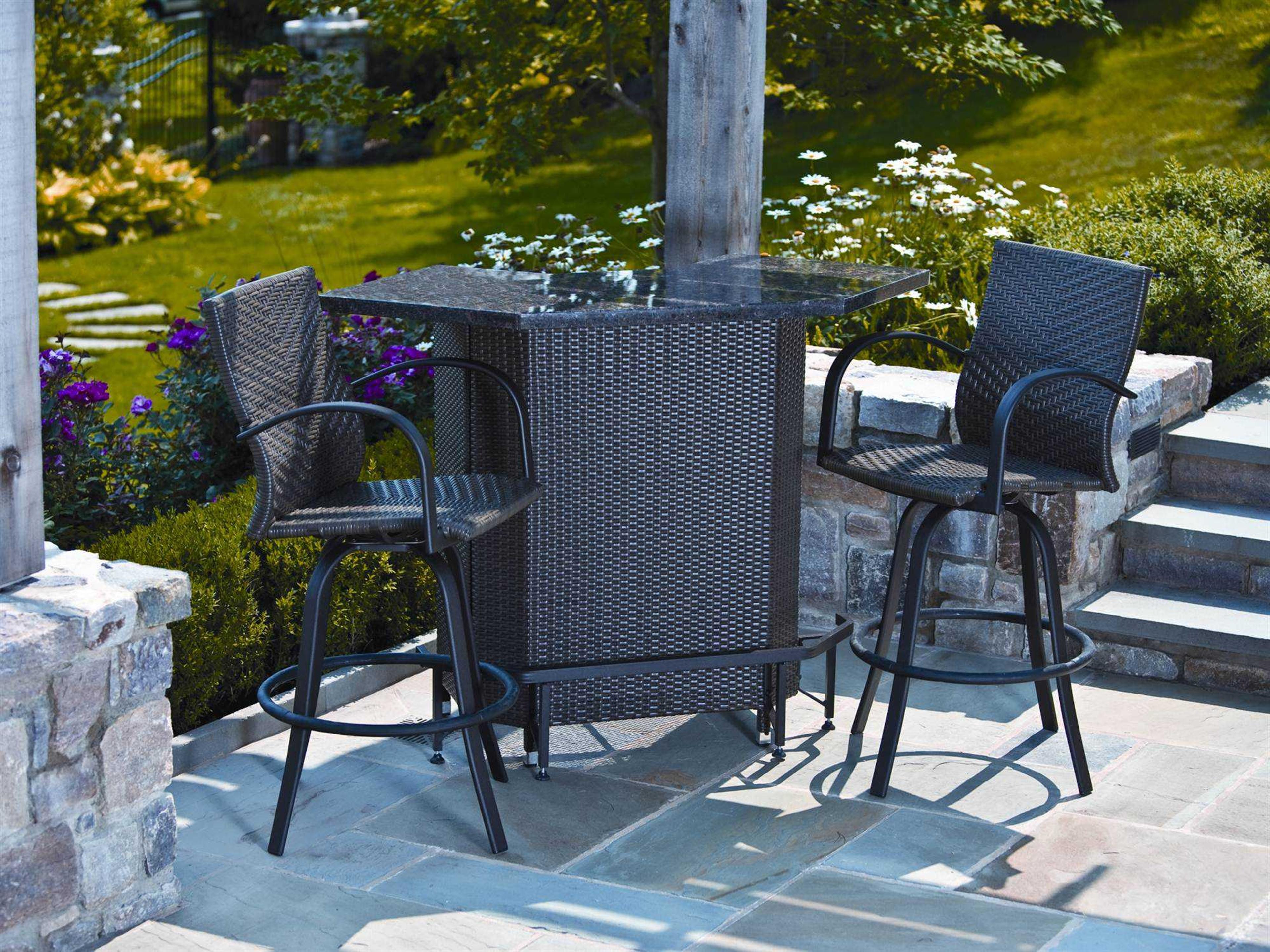 Alfresco Home Vento Wicker Bar Outdoor Dining Set