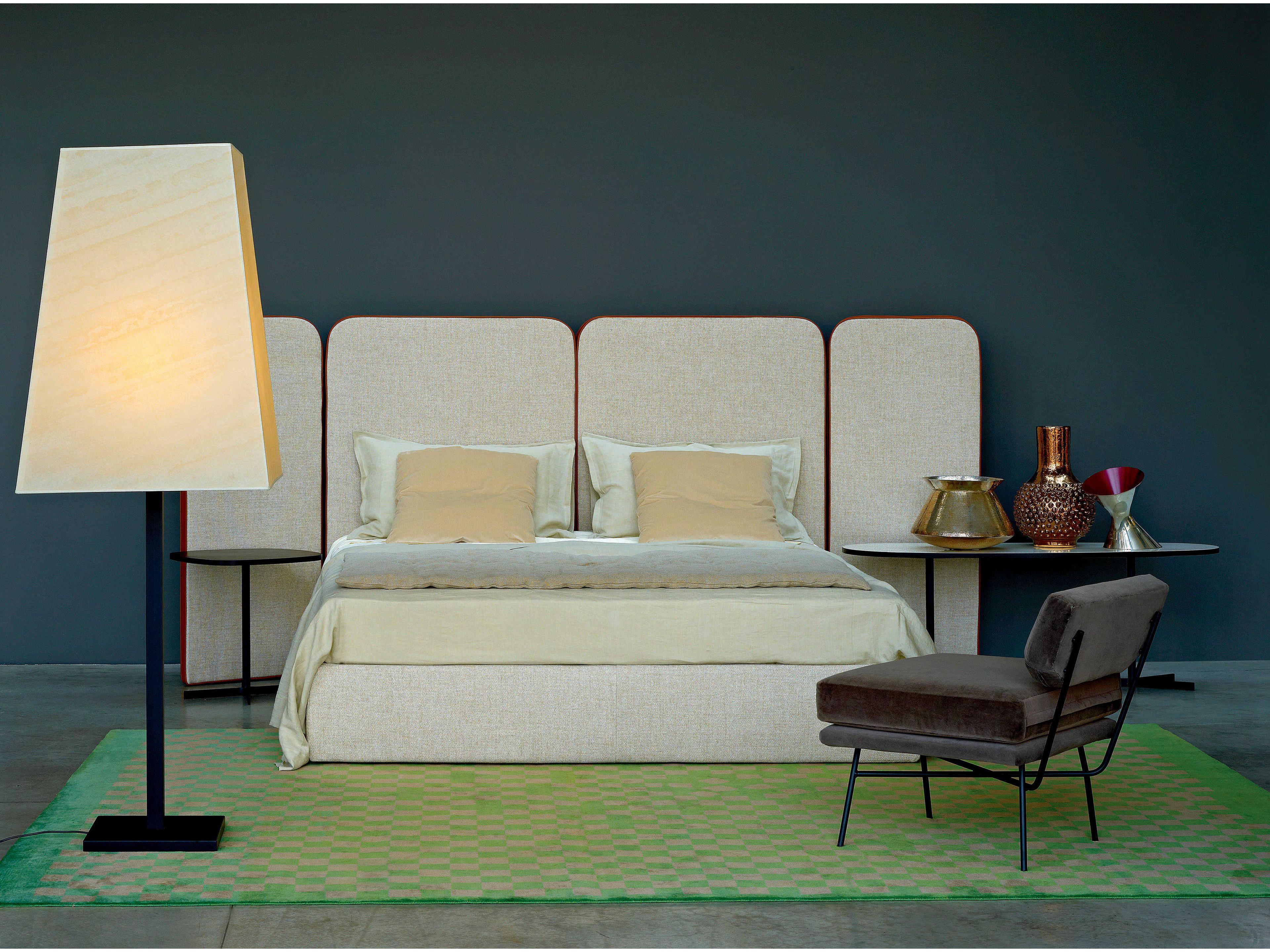 Arflex Palazzo Beige Plywood Upholstered Queen Platform Bed