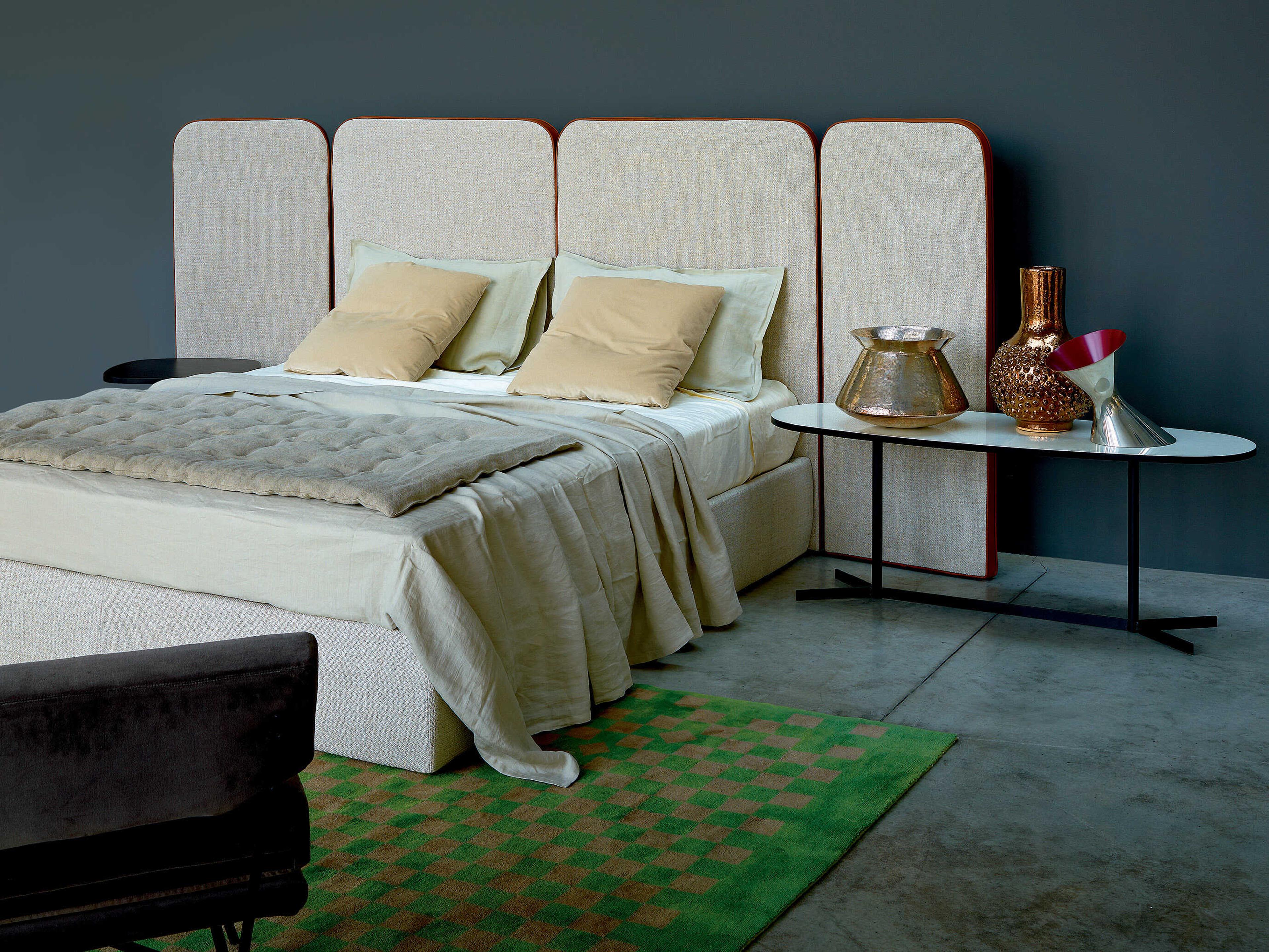 Arflex Palazzo Beige Plywood Upholstered King Platform Bed