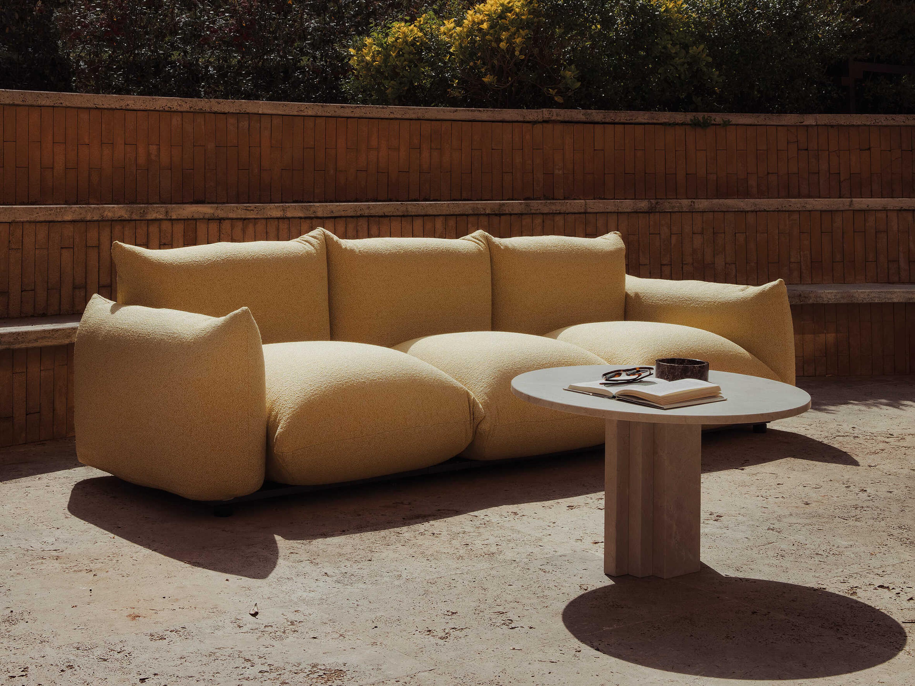 Arflex Scalea Round Crema Marfil Marble End Table