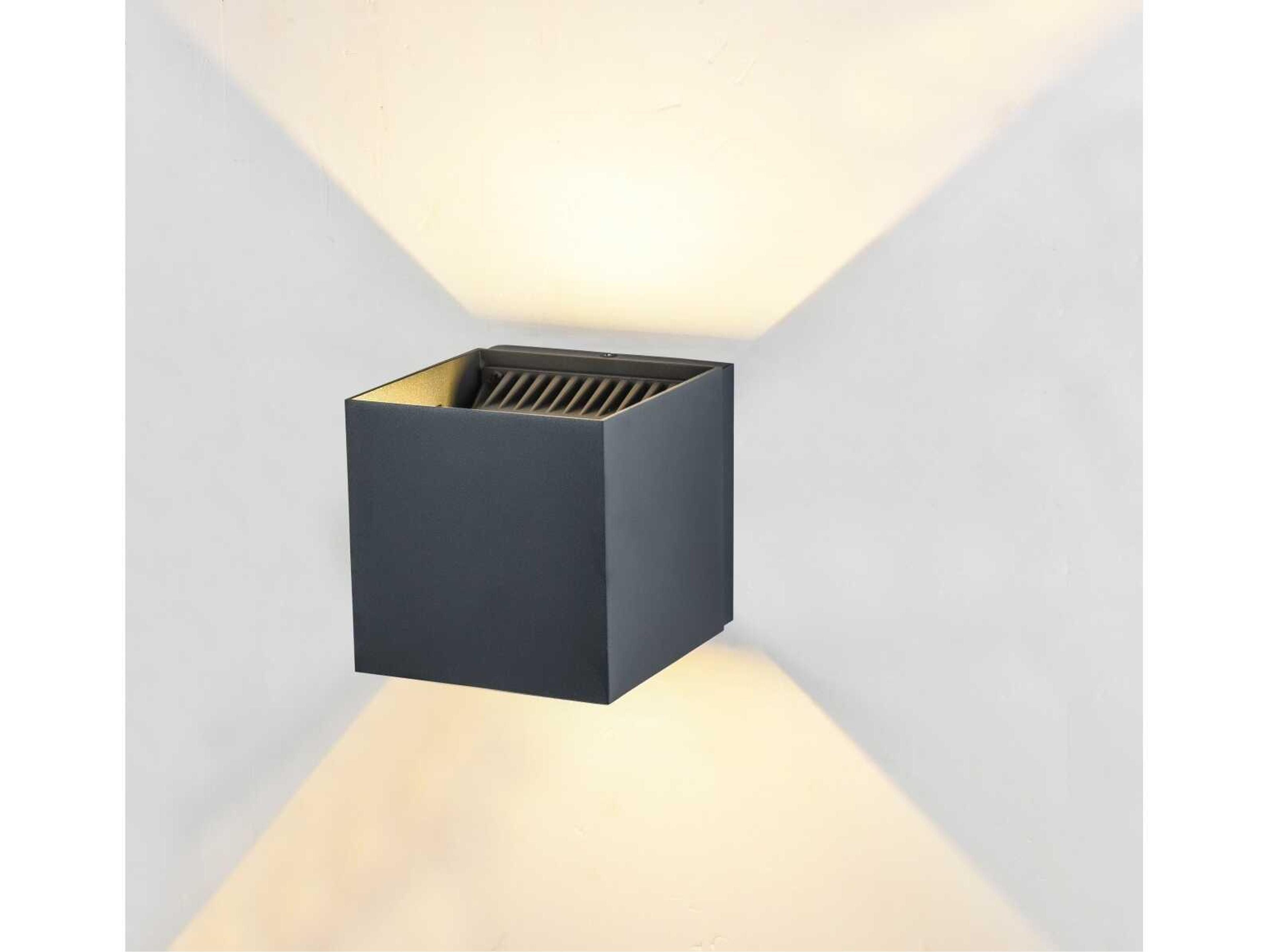 Avenue Lighting Outdoor Wall Light