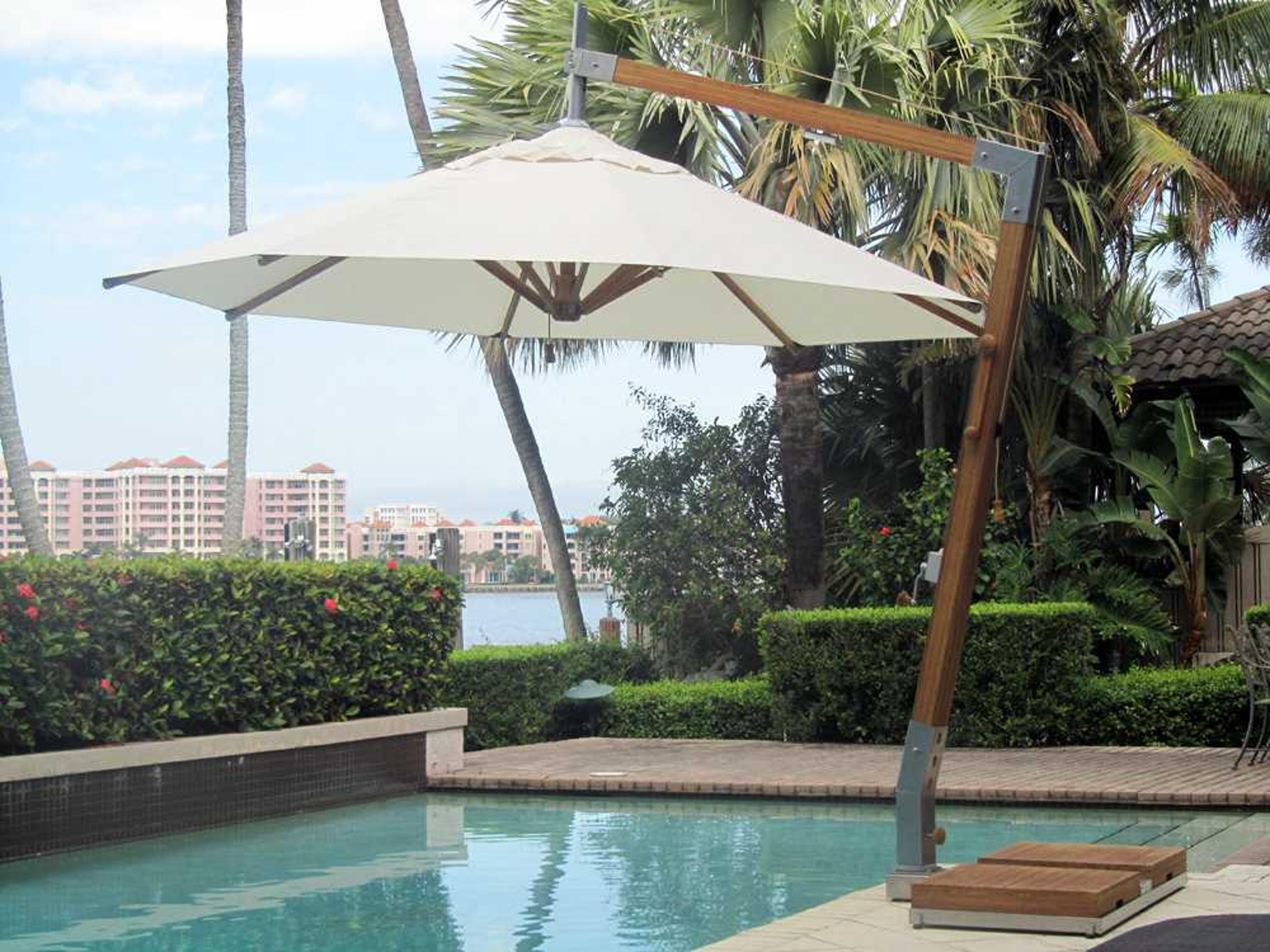 Levante Side Wind 11.5 Round Crank Lift Manual Tilt Cantilever Outdoor Umbrella