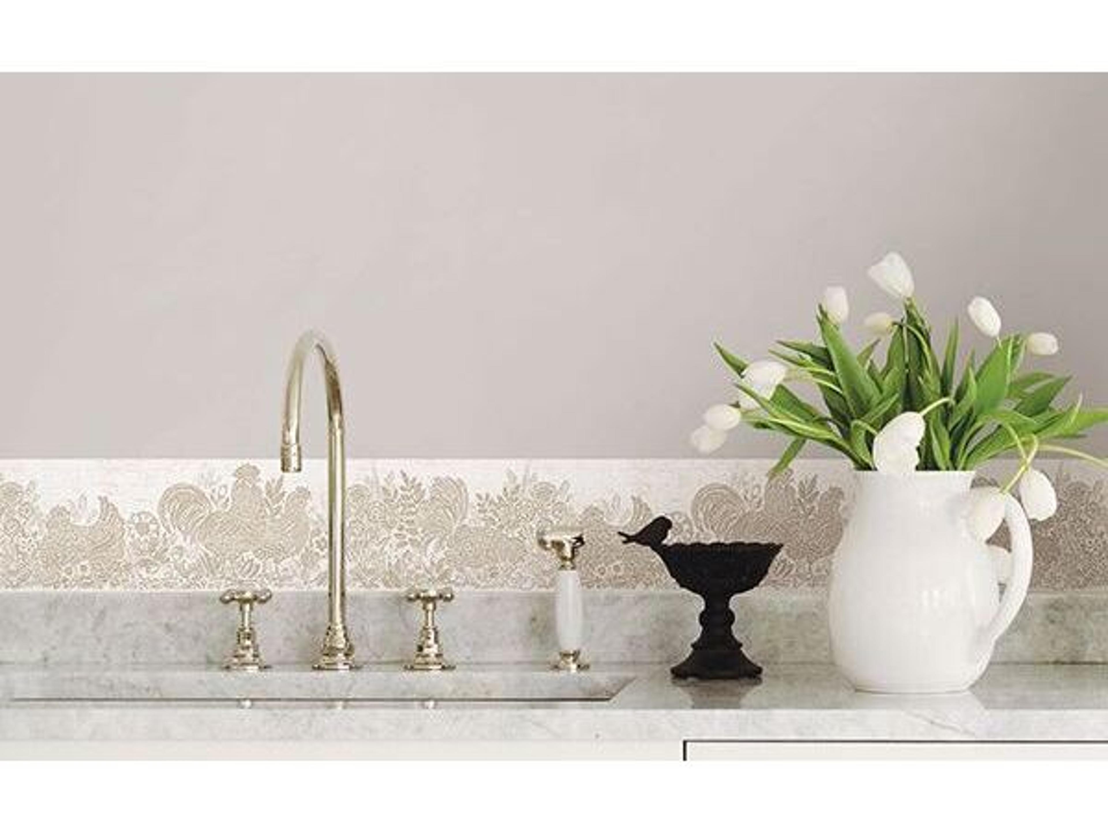 Brewster Home Fashions Chesapeake Parton Beige Chicken Border