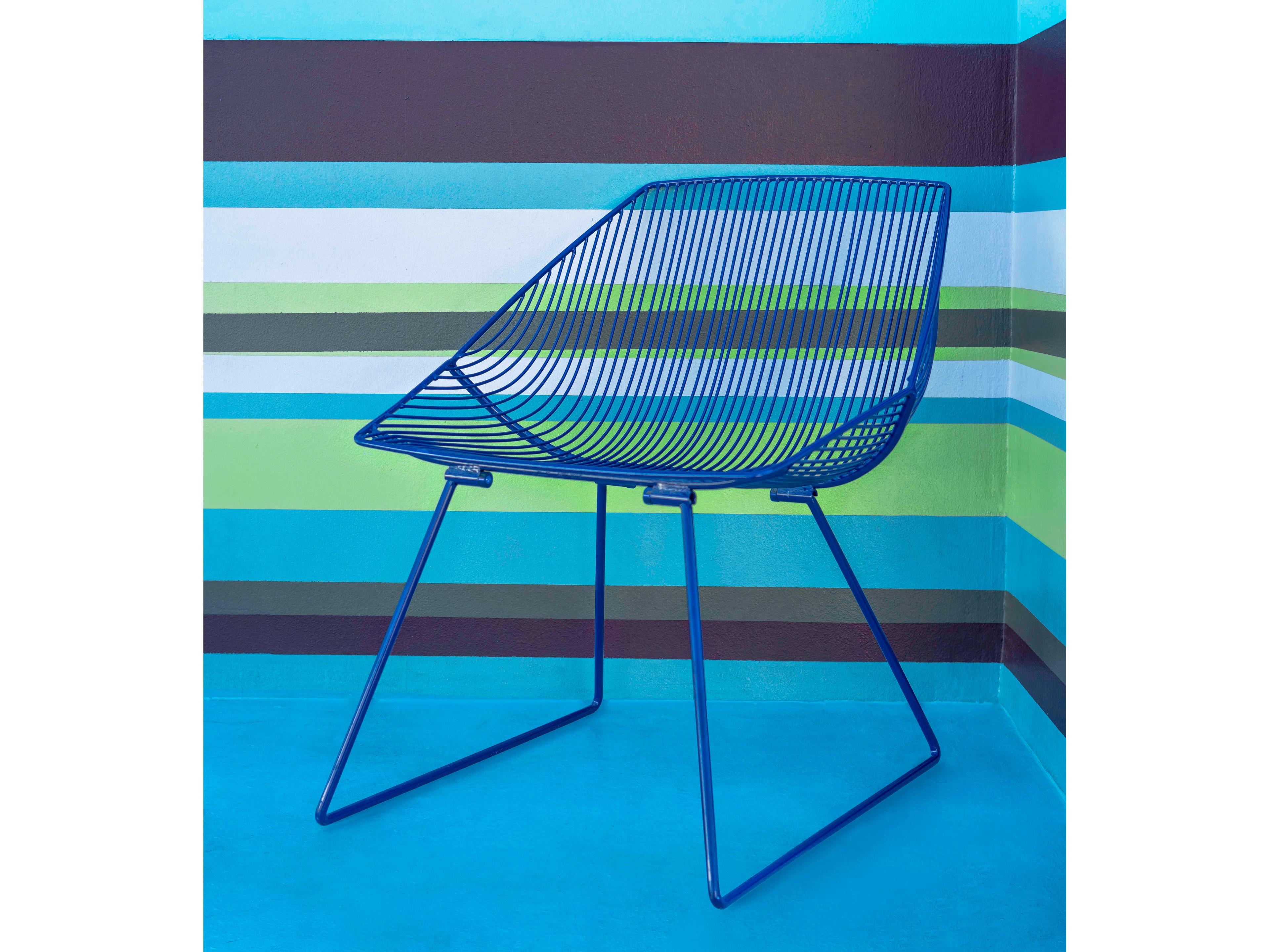 Bend Goods Outdoor Bunny Galvanized Iron Peacock Lounge Chair