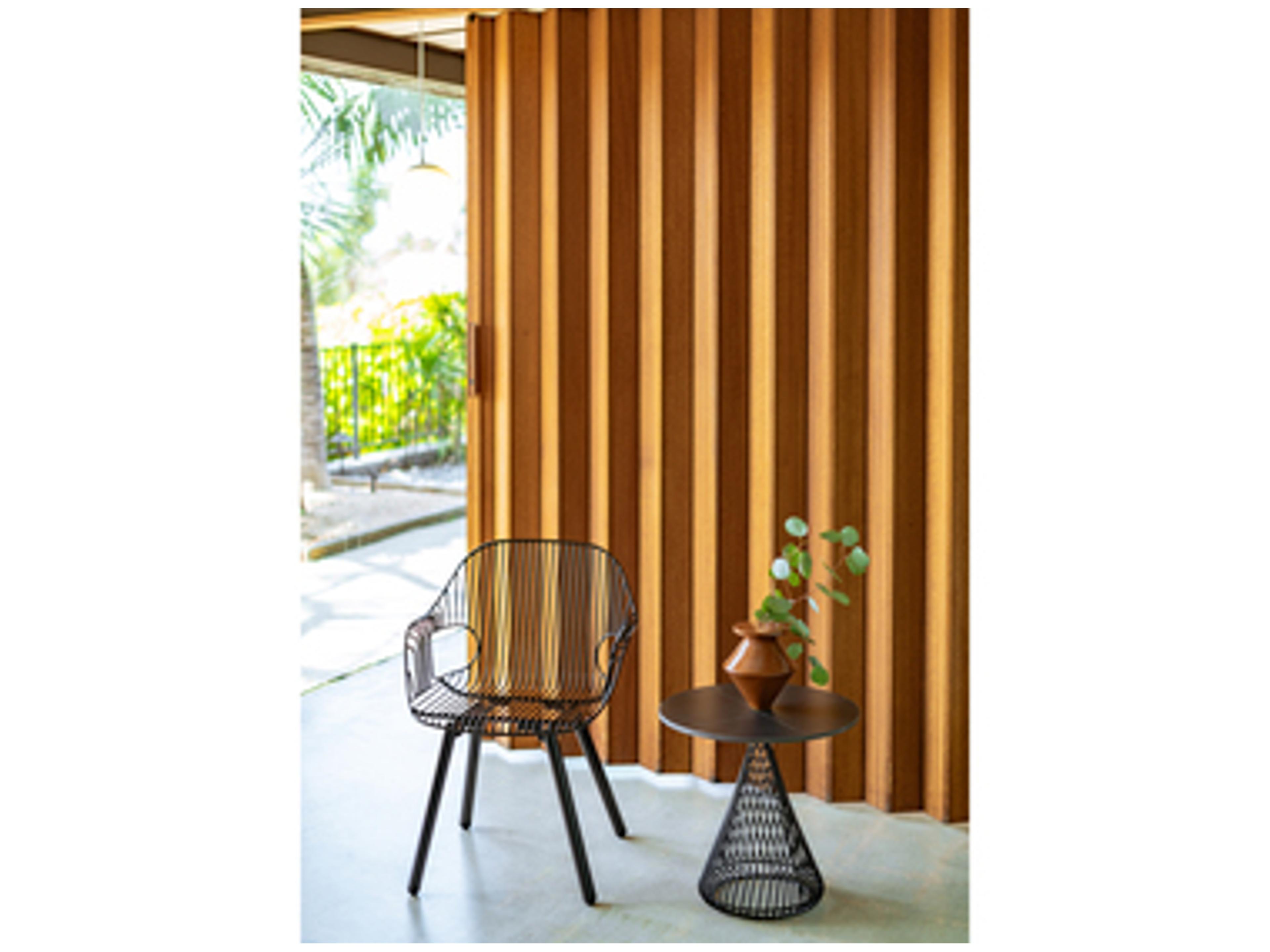 Bend Goods Outdoor Cono Galvanized Iron Black 12.5" Round Table Tray